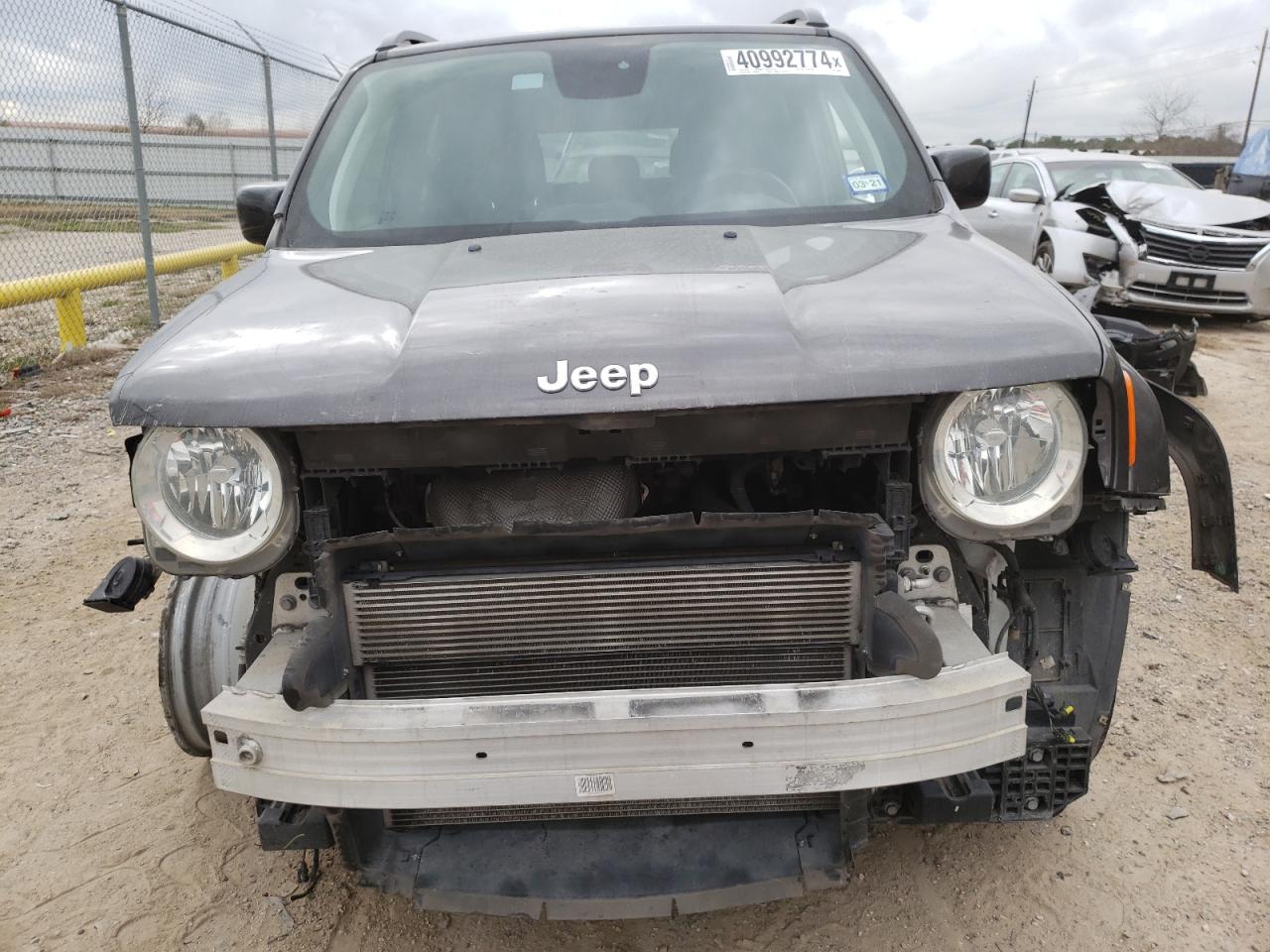 Photo 4 VIN: ZACCJABB8JPJ34908 - JEEP RENEGADE 