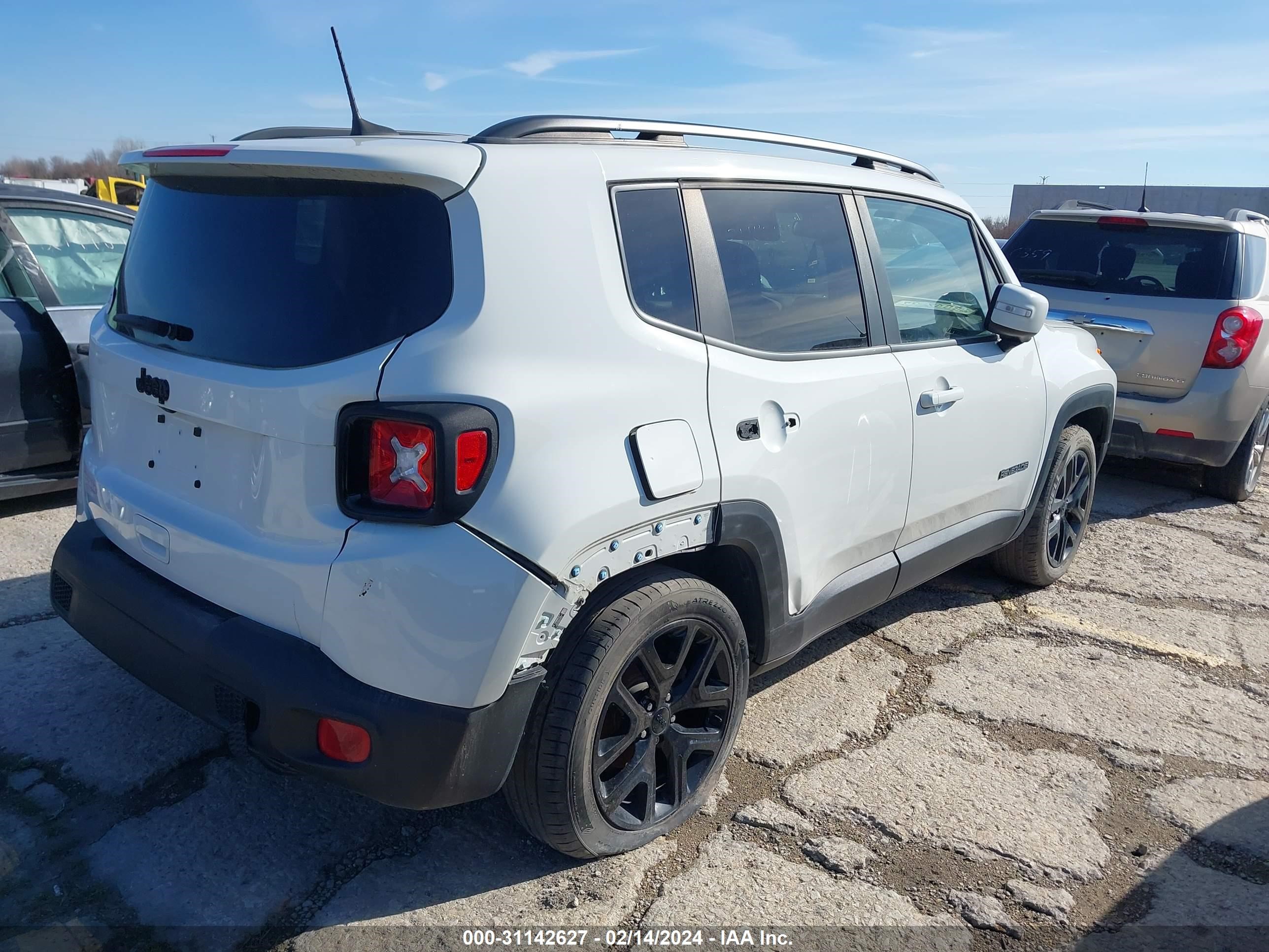 Photo 3 VIN: ZACCJABBXJPH96654 - JEEP RENEGADE 