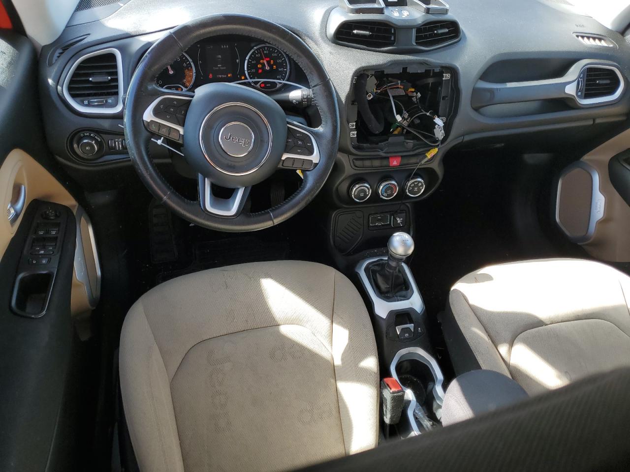 Photo 7 VIN: ZACCJABH0FPB58036 - JEEP RENEGADE 