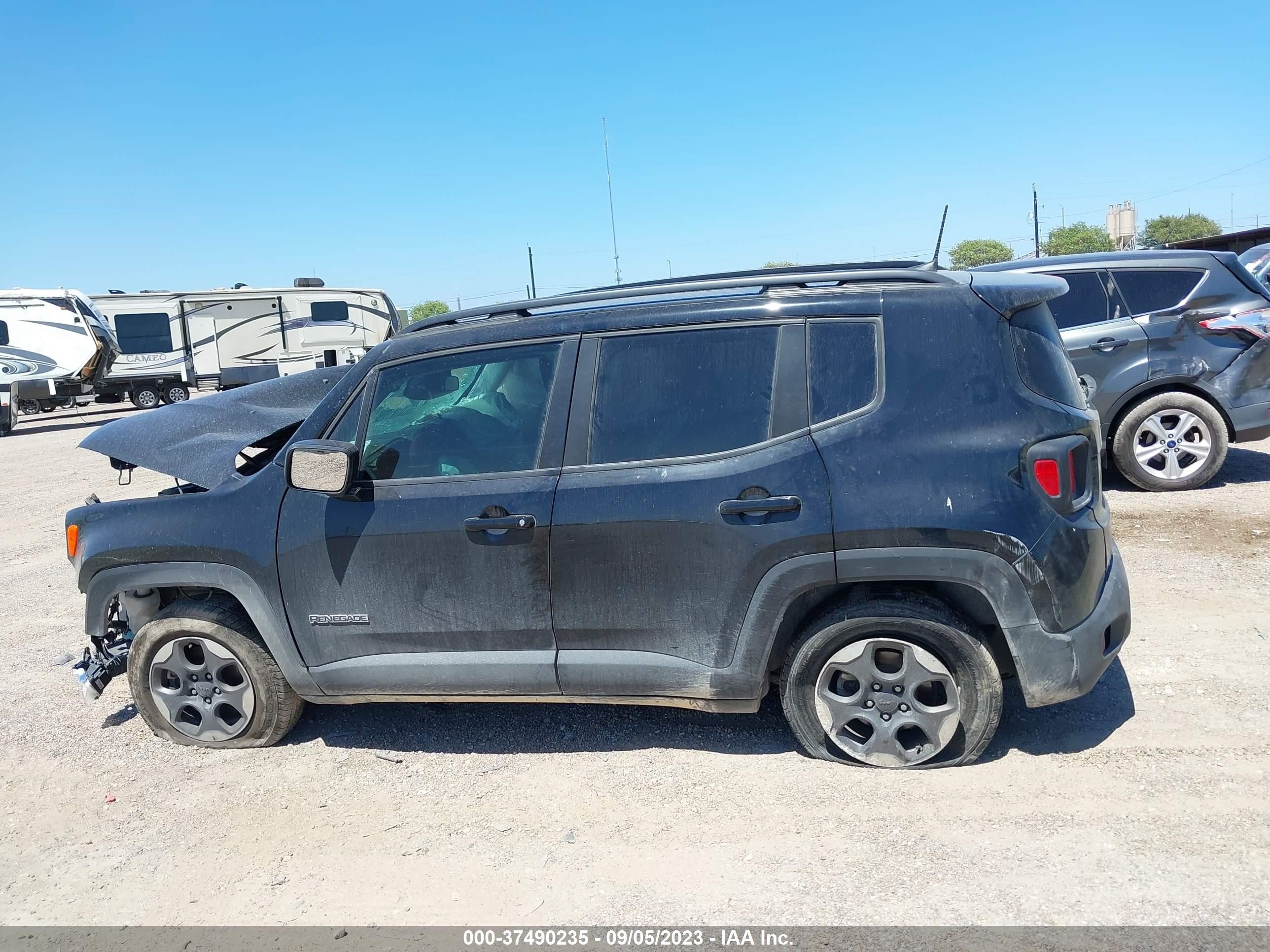 Photo 12 VIN: ZACCJABH1JPH84686 - JEEP RENEGADE 