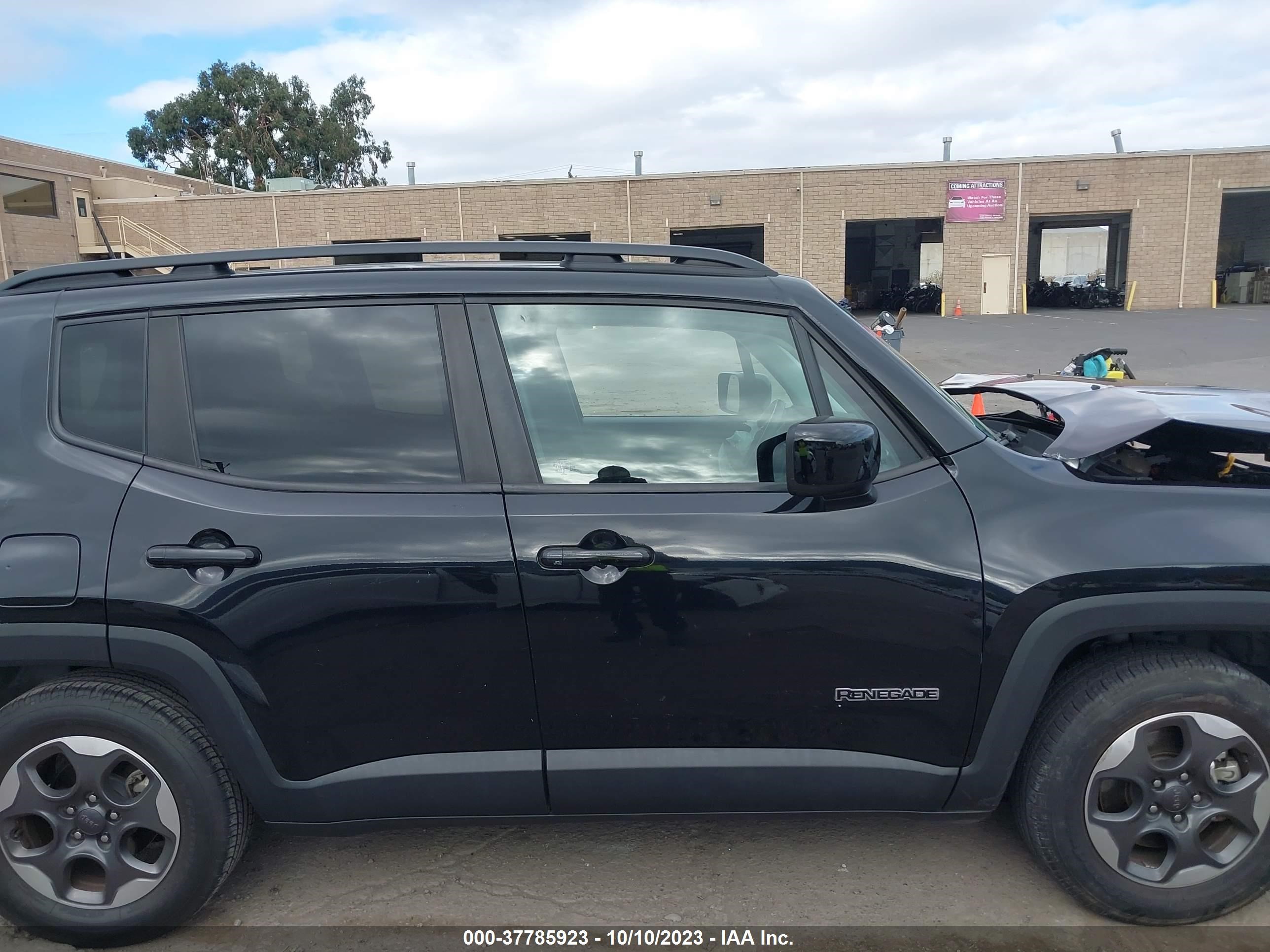 Photo 13 VIN: ZACCJABH3JPH64312 - JEEP RENEGADE 