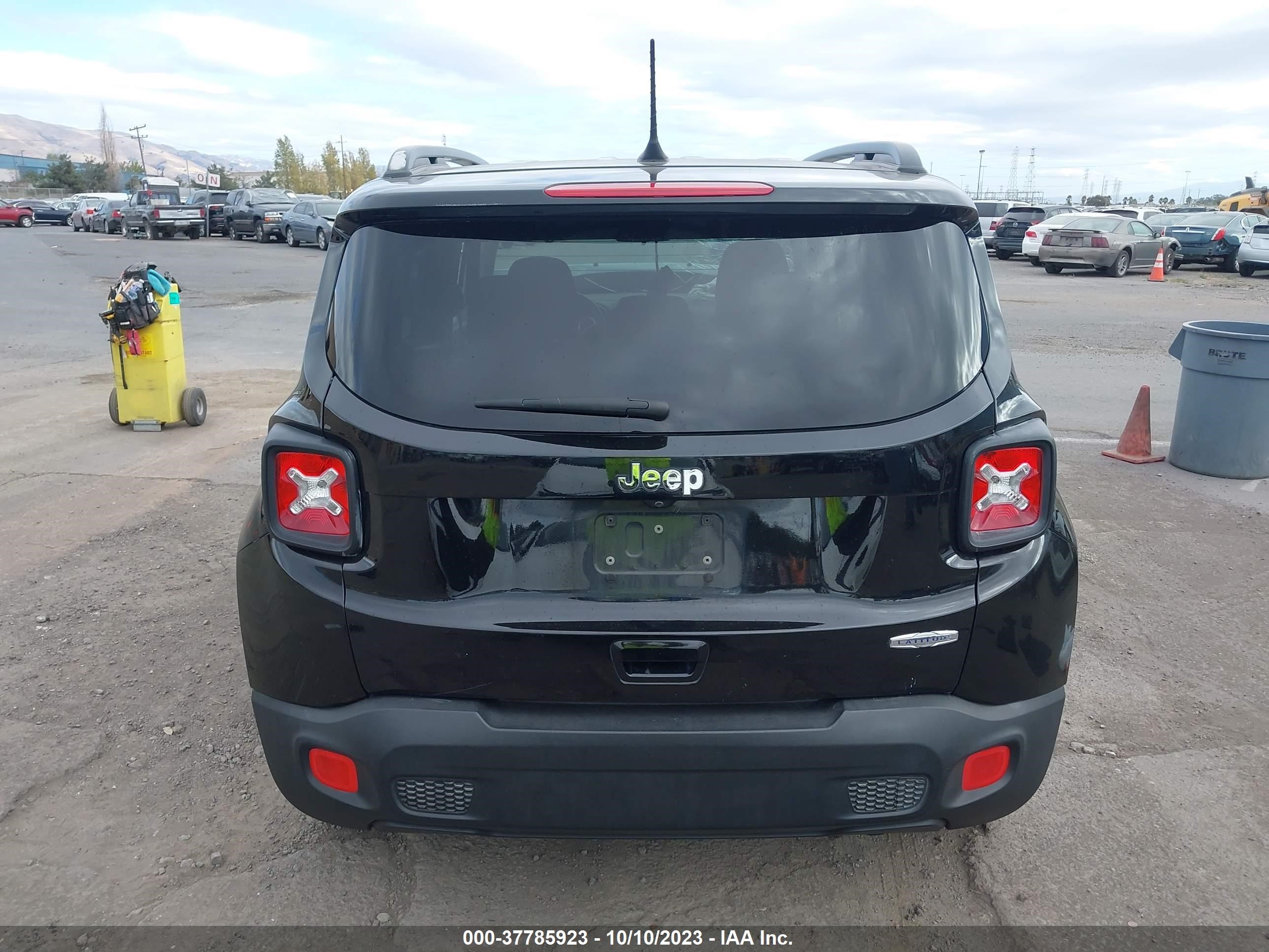 Photo 16 VIN: ZACCJABH3JPH64312 - JEEP RENEGADE 