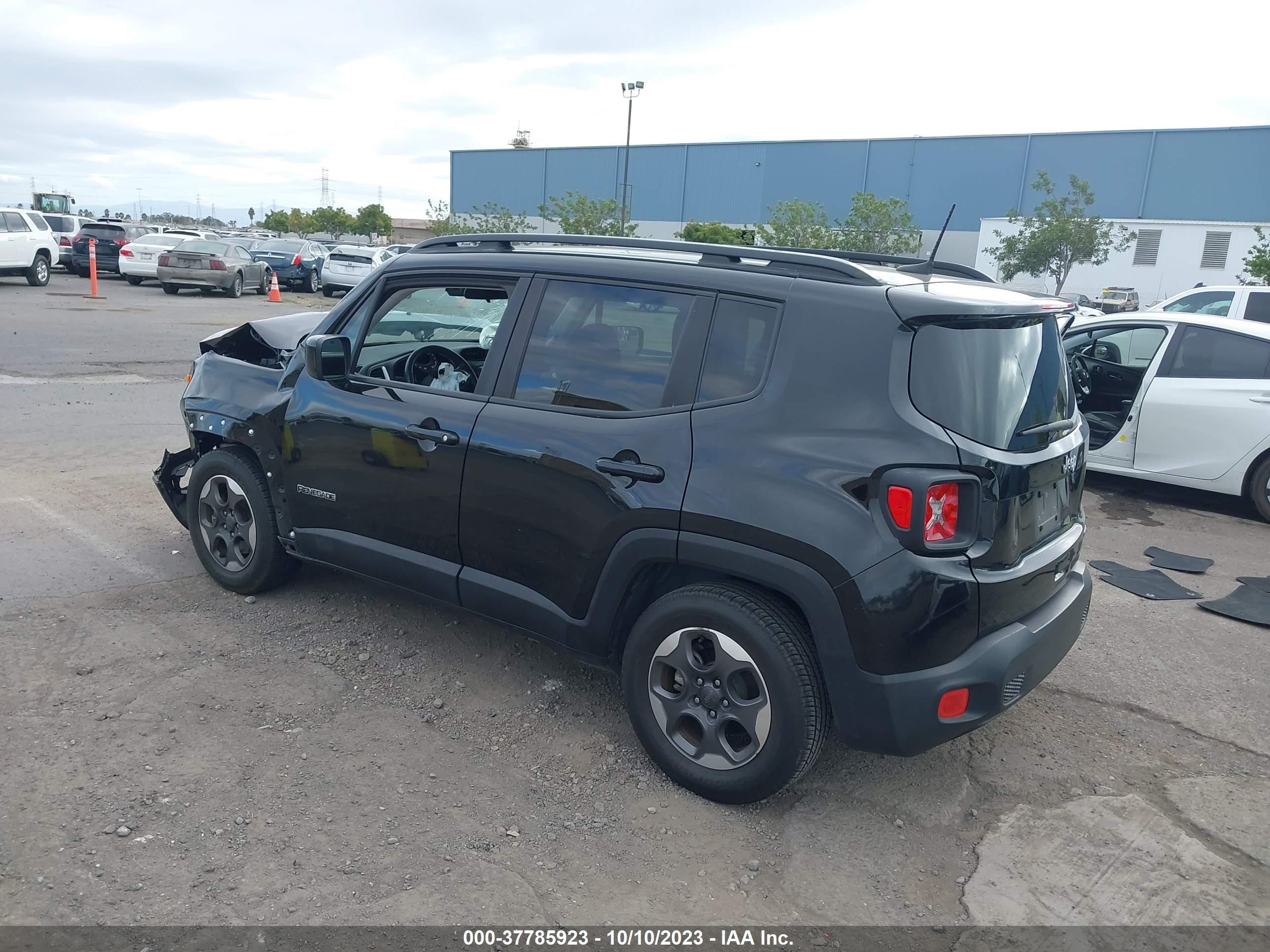 Photo 2 VIN: ZACCJABH3JPH64312 - JEEP RENEGADE 