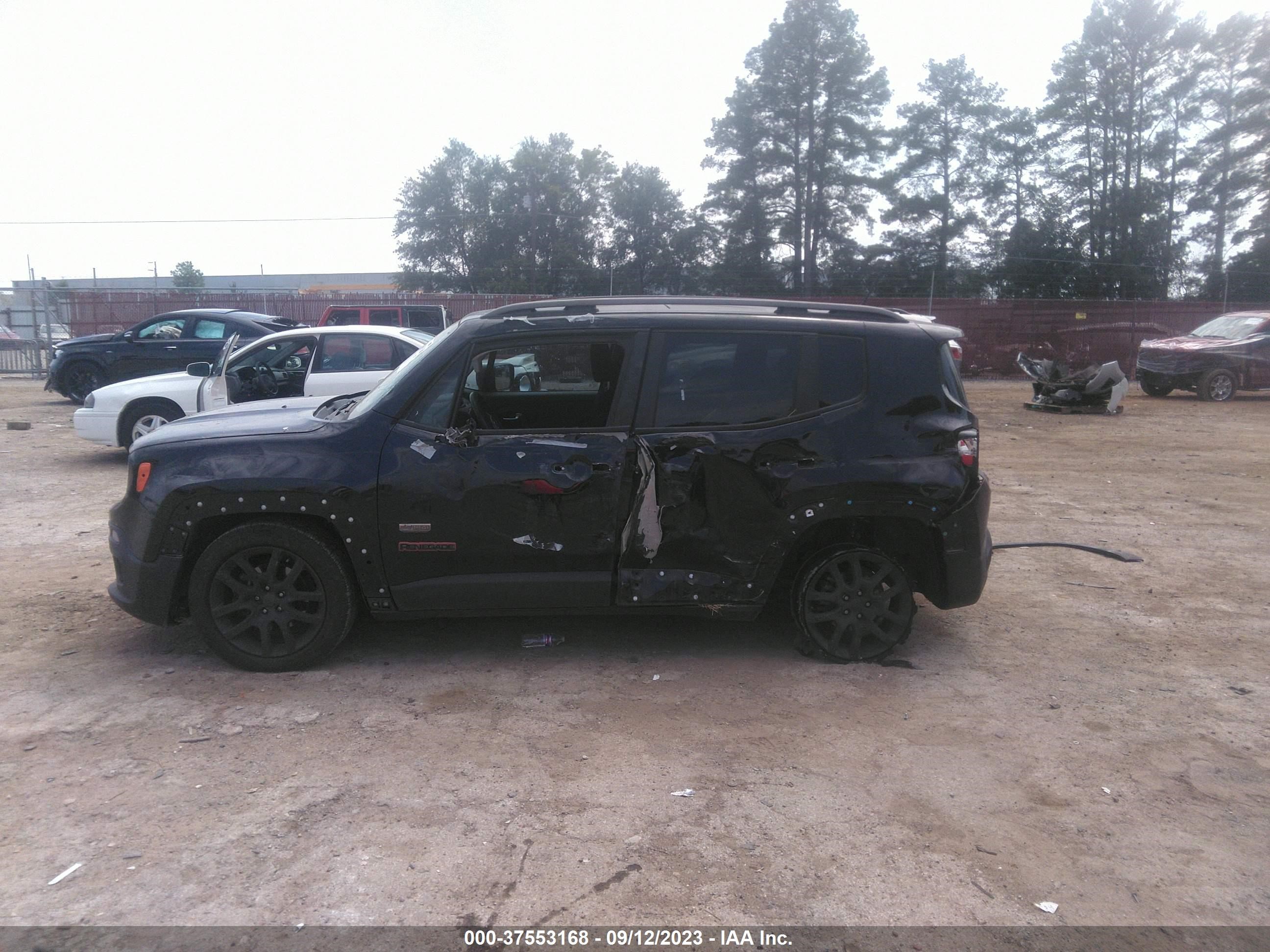 Photo 13 VIN: ZACCJABT0GPC61639 - JEEP RENEGADE 