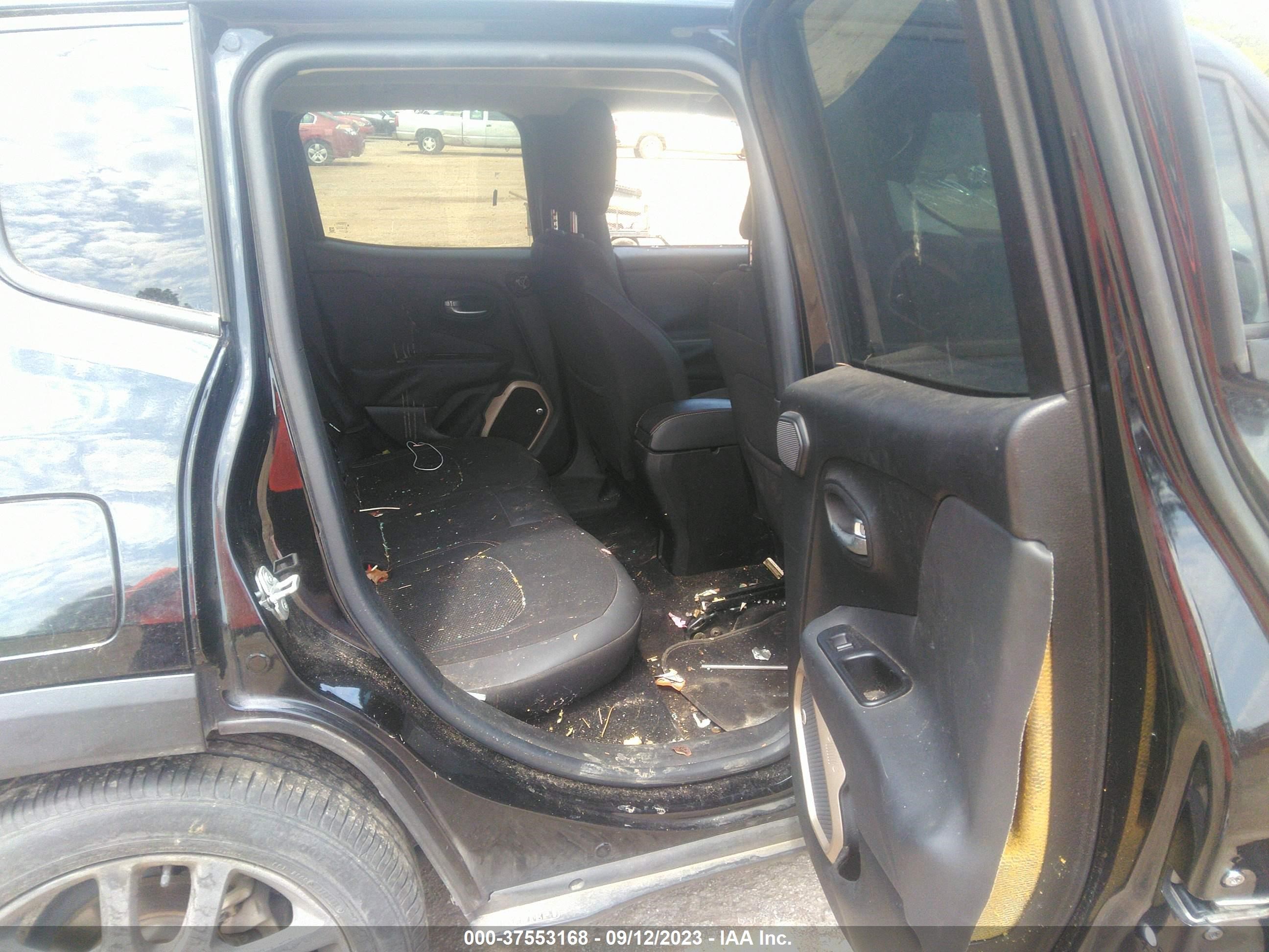 Photo 4 VIN: ZACCJABT0GPC61639 - JEEP RENEGADE 