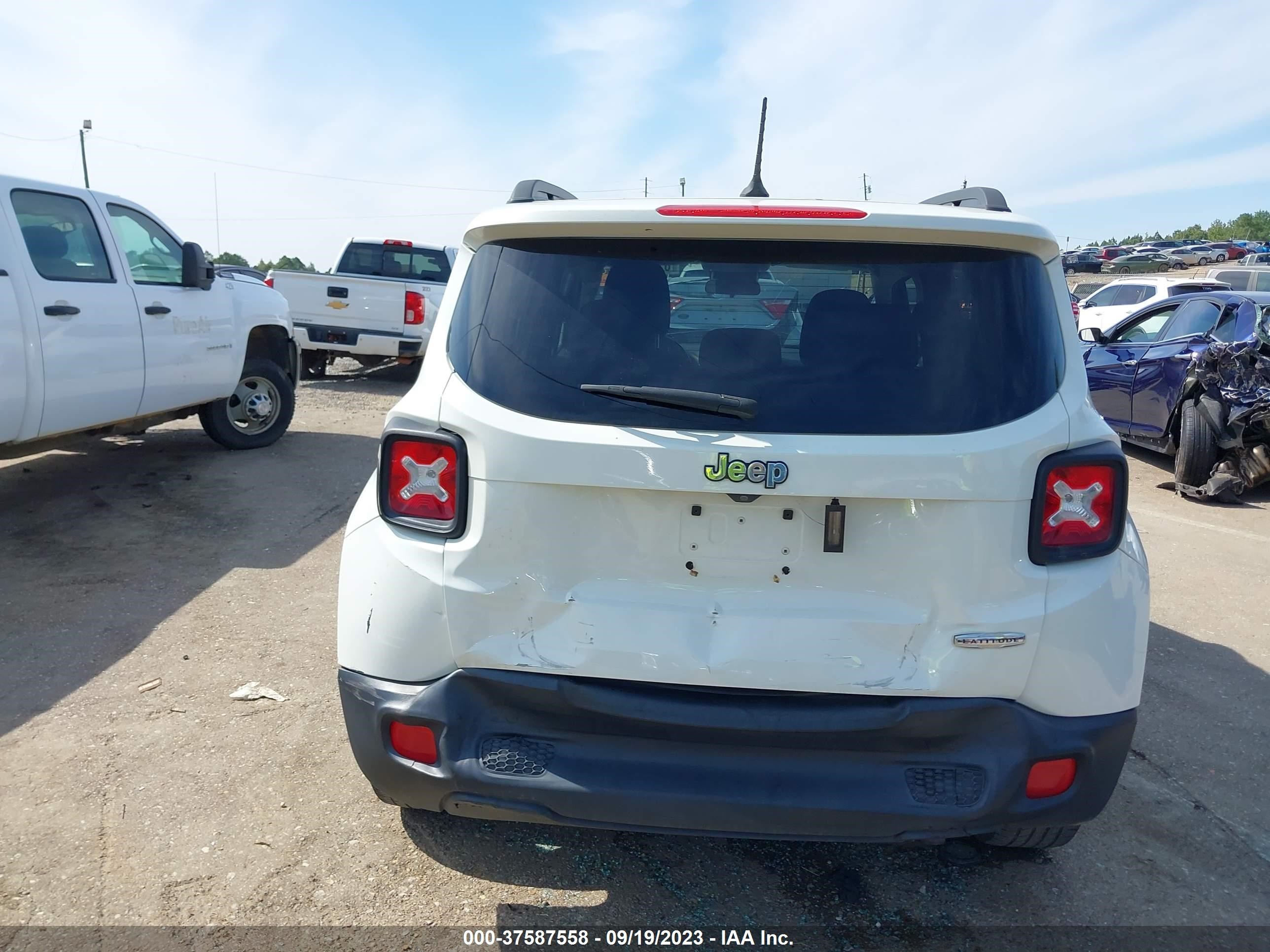 Photo 15 VIN: ZACCJABT1GPC48849 - JEEP RENEGADE 