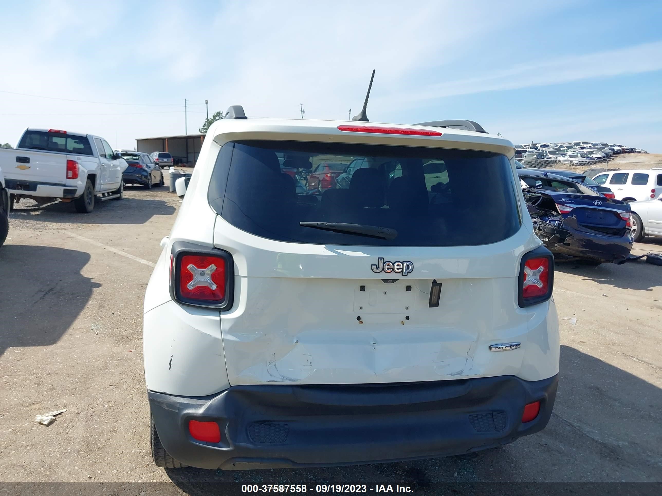 Photo 5 VIN: ZACCJABT1GPC48849 - JEEP RENEGADE 