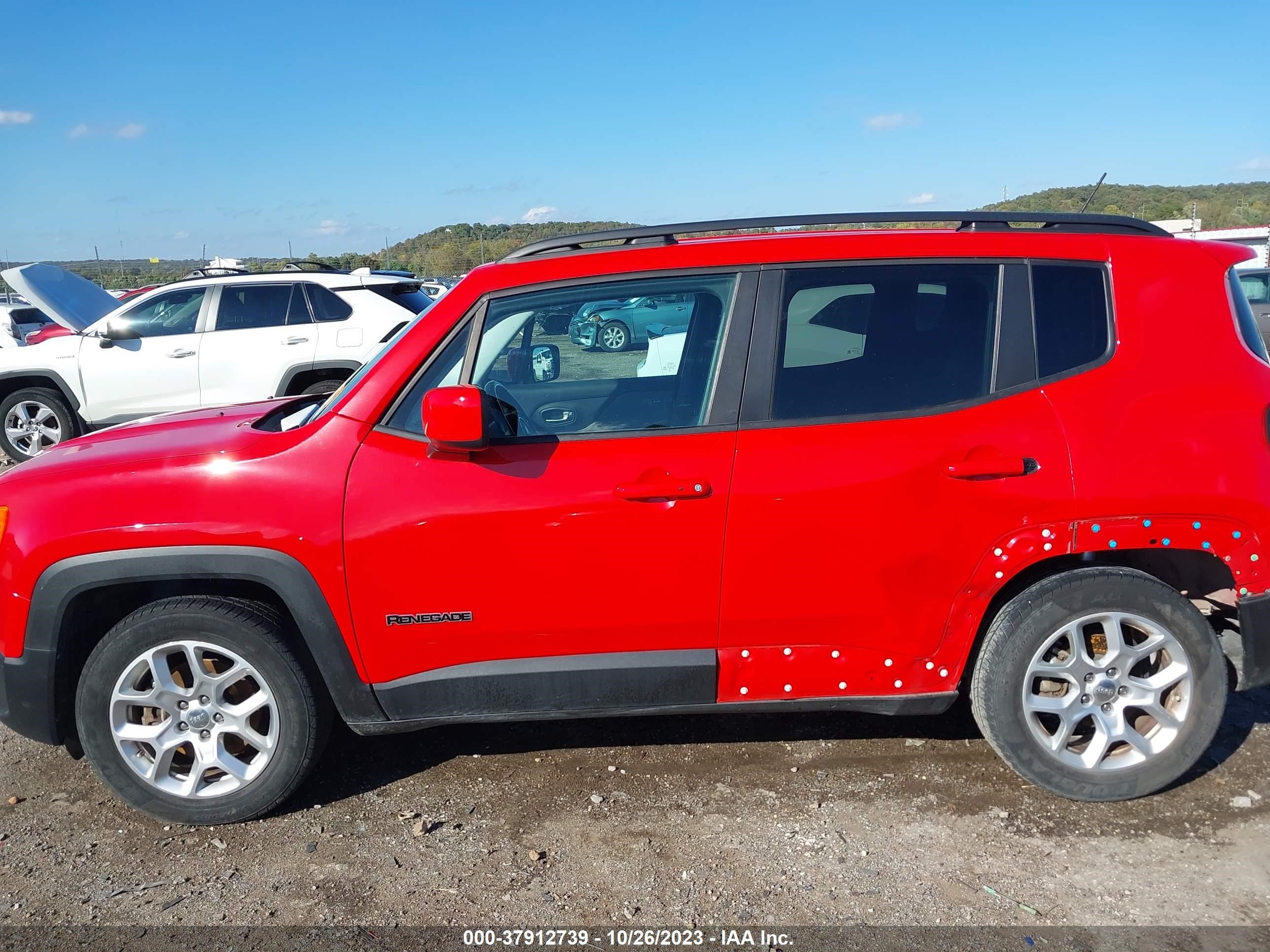 Photo 13 VIN: ZACCJABT1GPD08628 - JEEP RENEGADE 