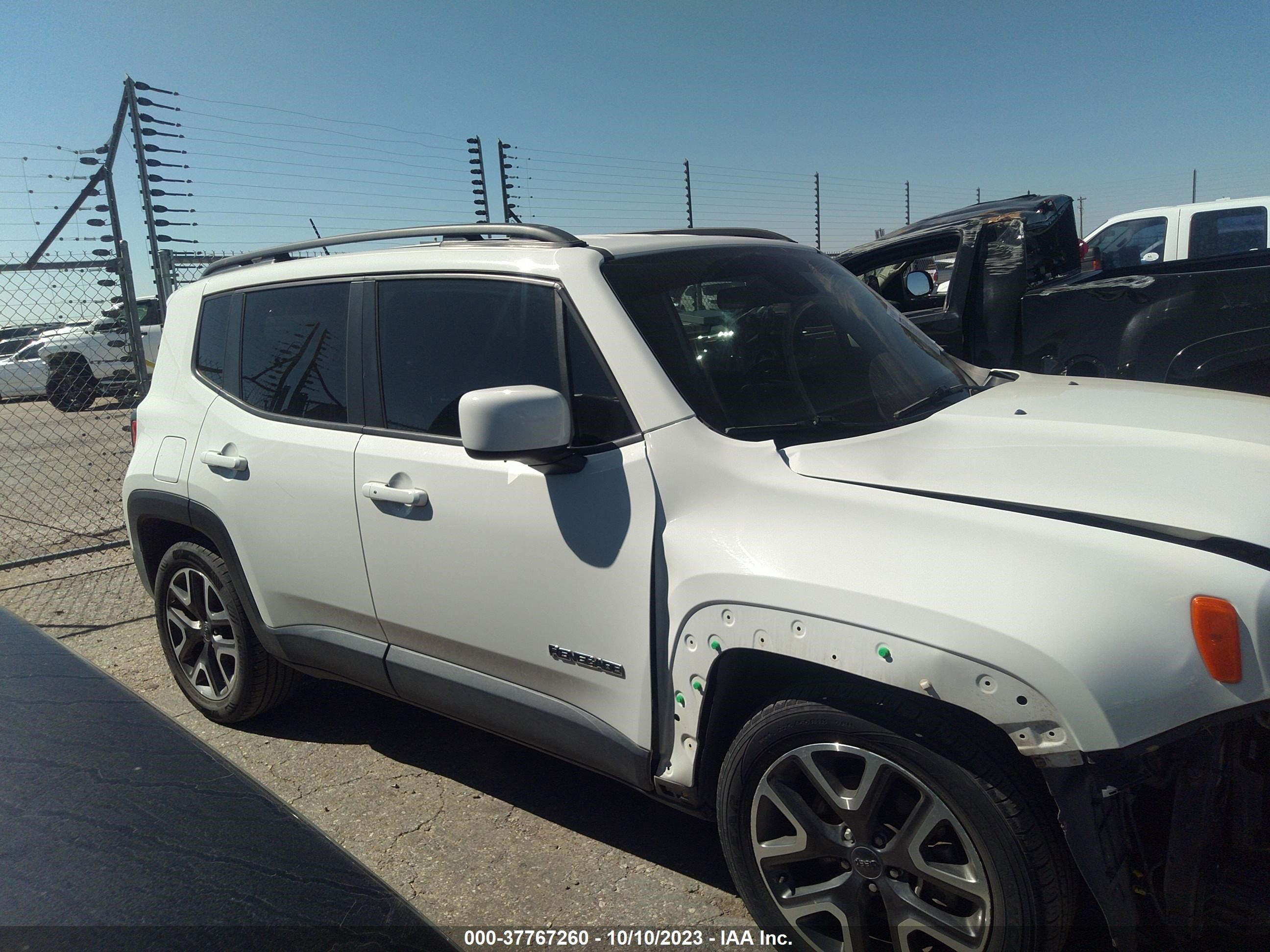 Photo 13 VIN: ZACCJABT2GPE14554 - JEEP RENEGADE 