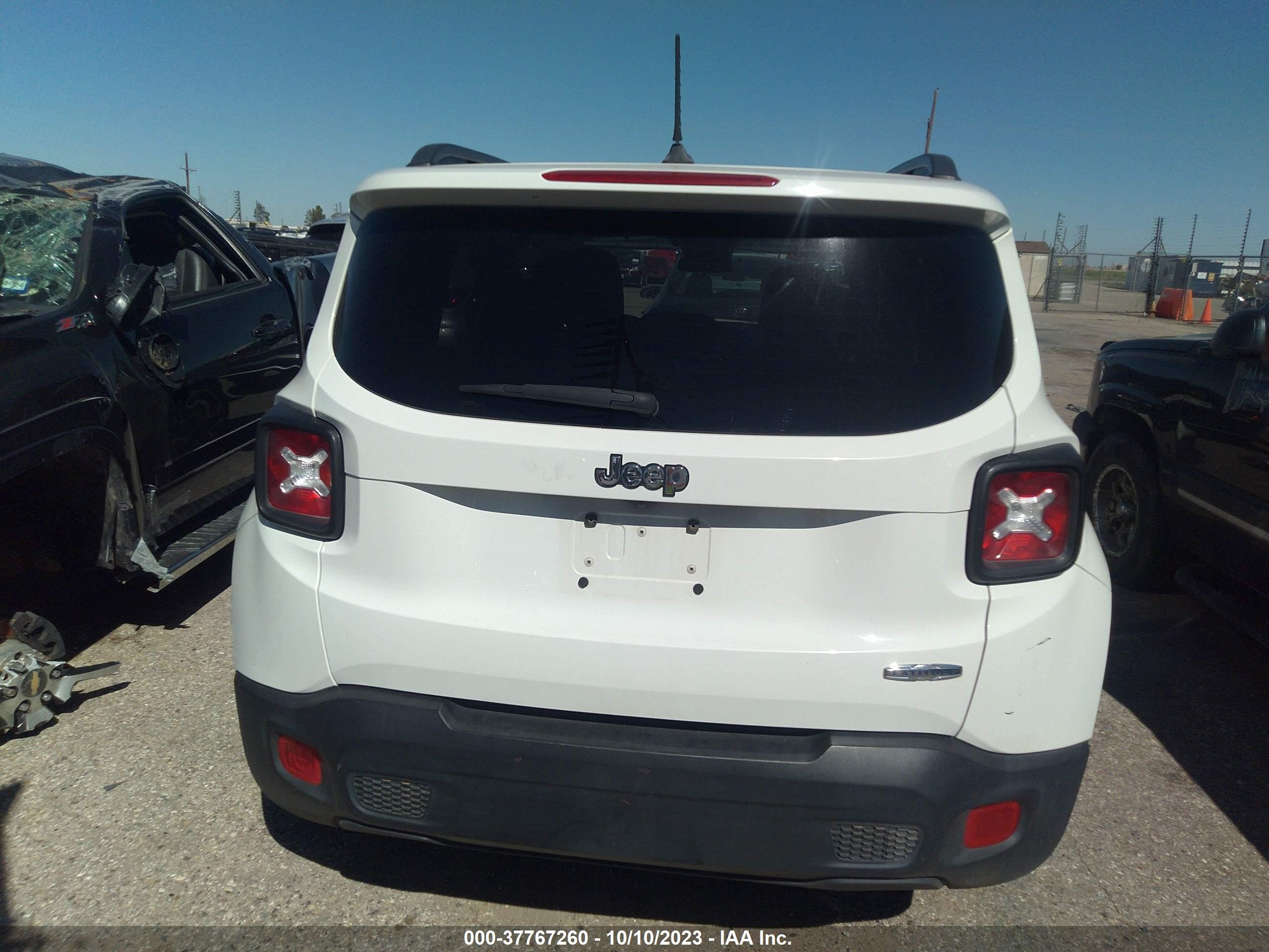 Photo 16 VIN: ZACCJABT2GPE14554 - JEEP RENEGADE 