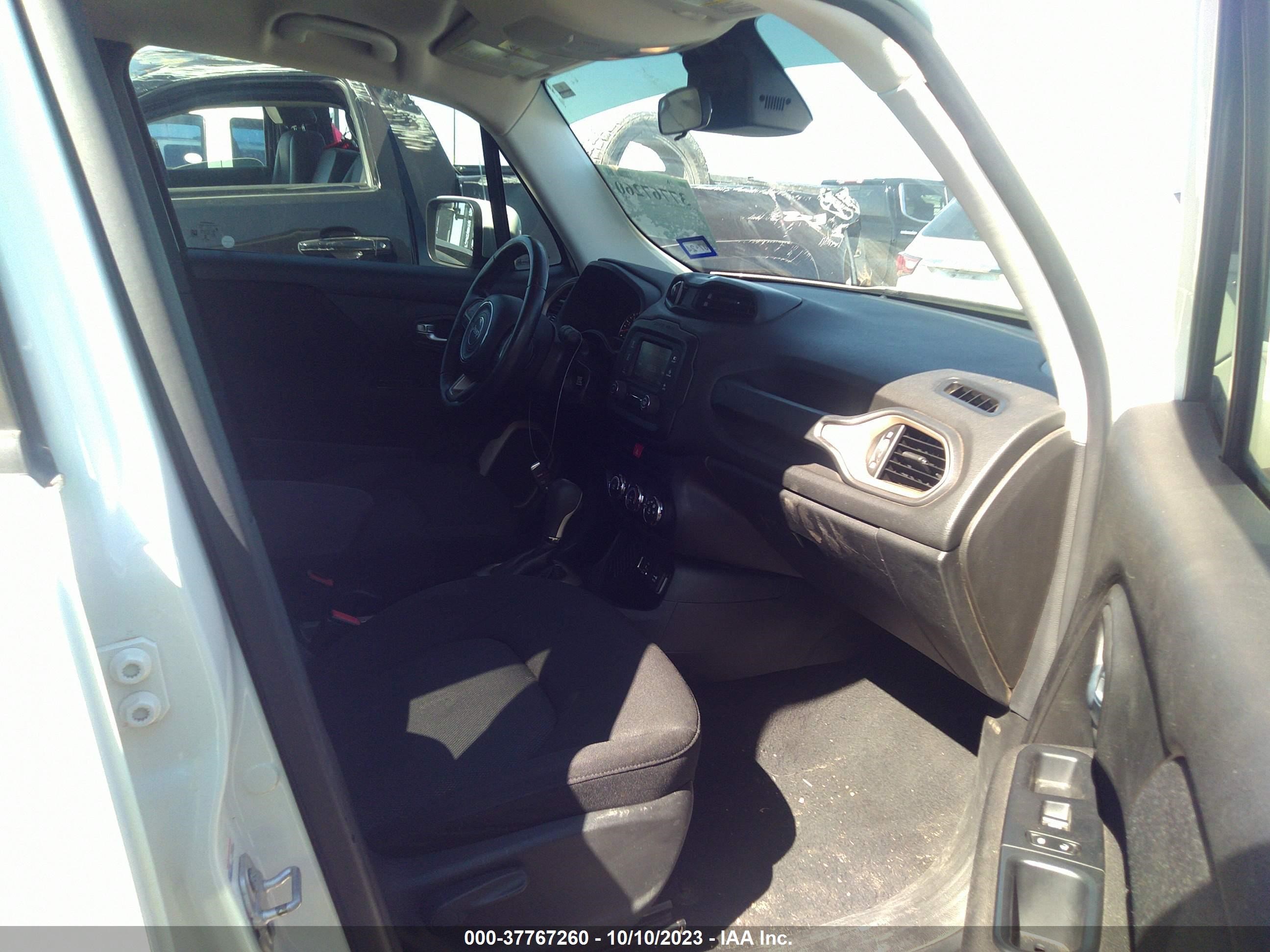 Photo 4 VIN: ZACCJABT2GPE14554 - JEEP RENEGADE 