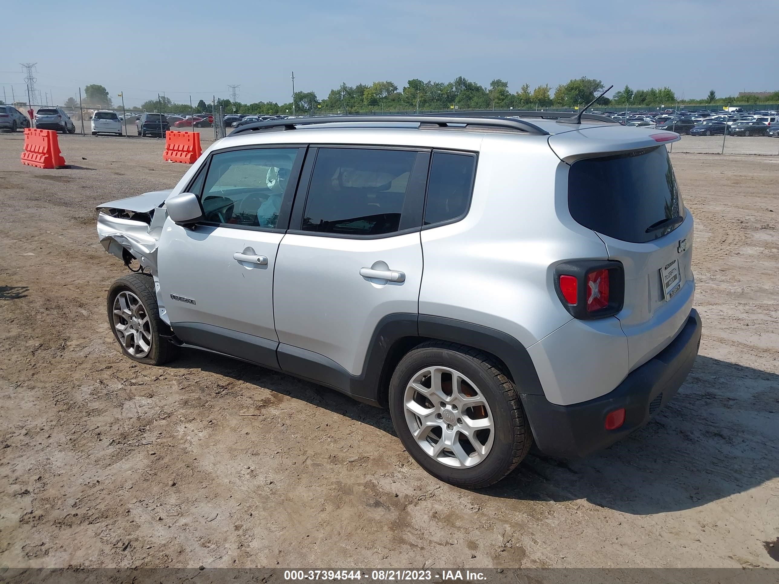 Photo 2 VIN: ZACCJABT3FPB93030 - JEEP RENEGADE 