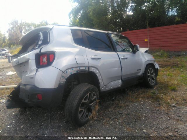 Photo 3 VIN: ZACCJABT4GPD84294 - JEEP RENEGADE 