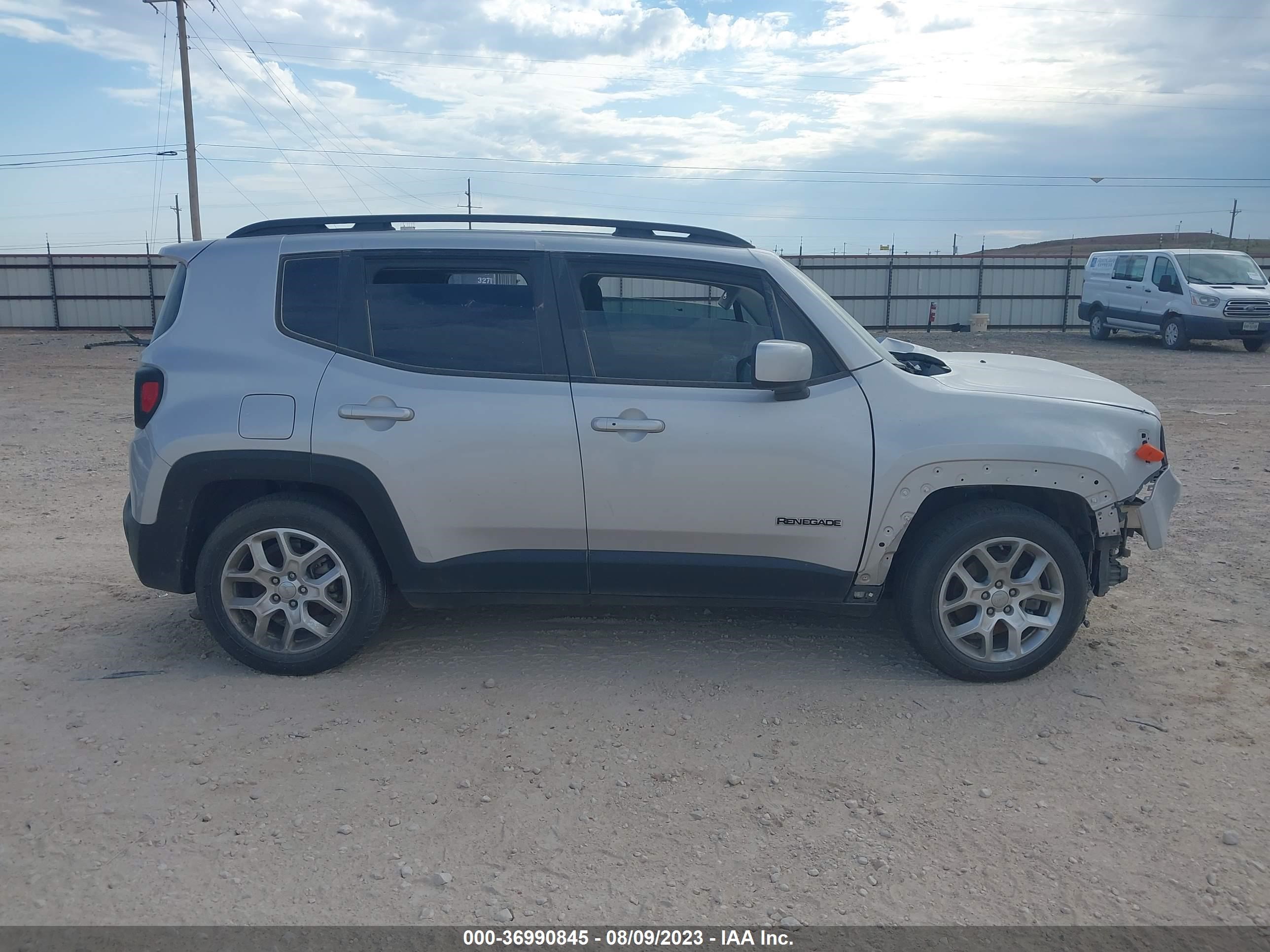 Photo 12 VIN: ZACCJABT6GPC59412 - JEEP RENEGADE 