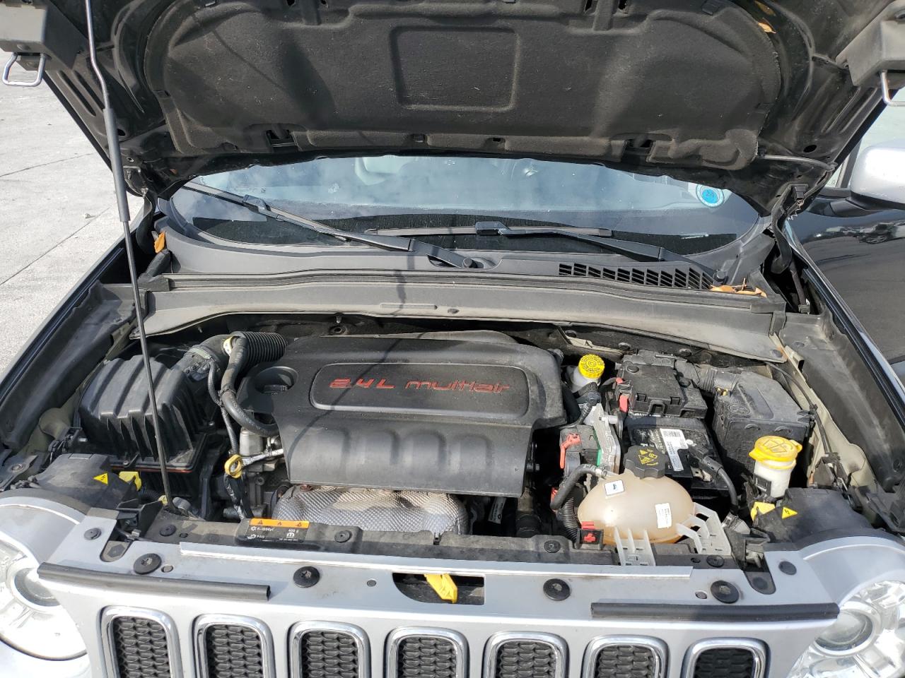 Photo 10 VIN: ZACCJADB6HPF68142 - JEEP RENEGADE 