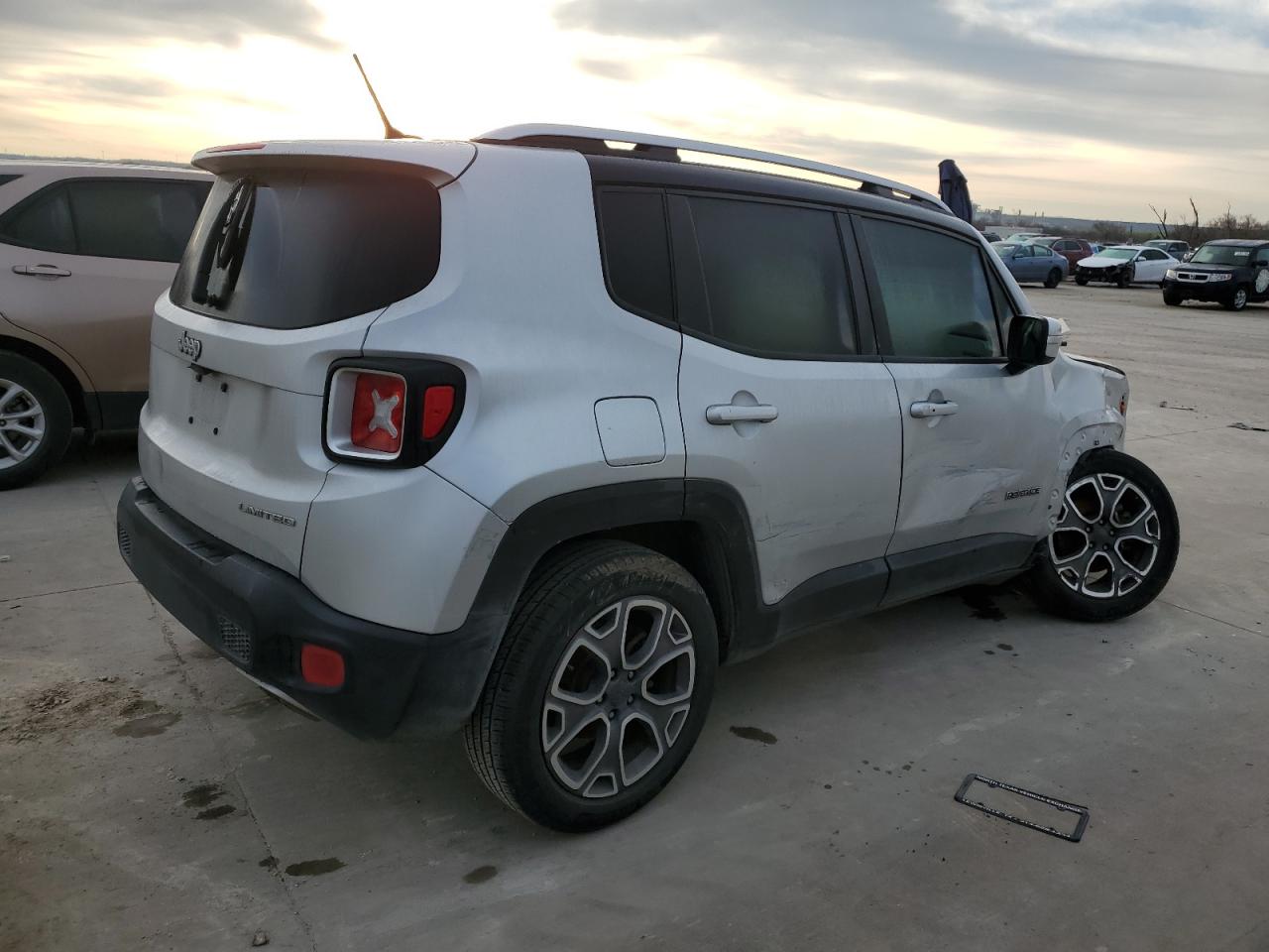 Photo 2 VIN: ZACCJADT1GPD33753 - JEEP RENEGADE 