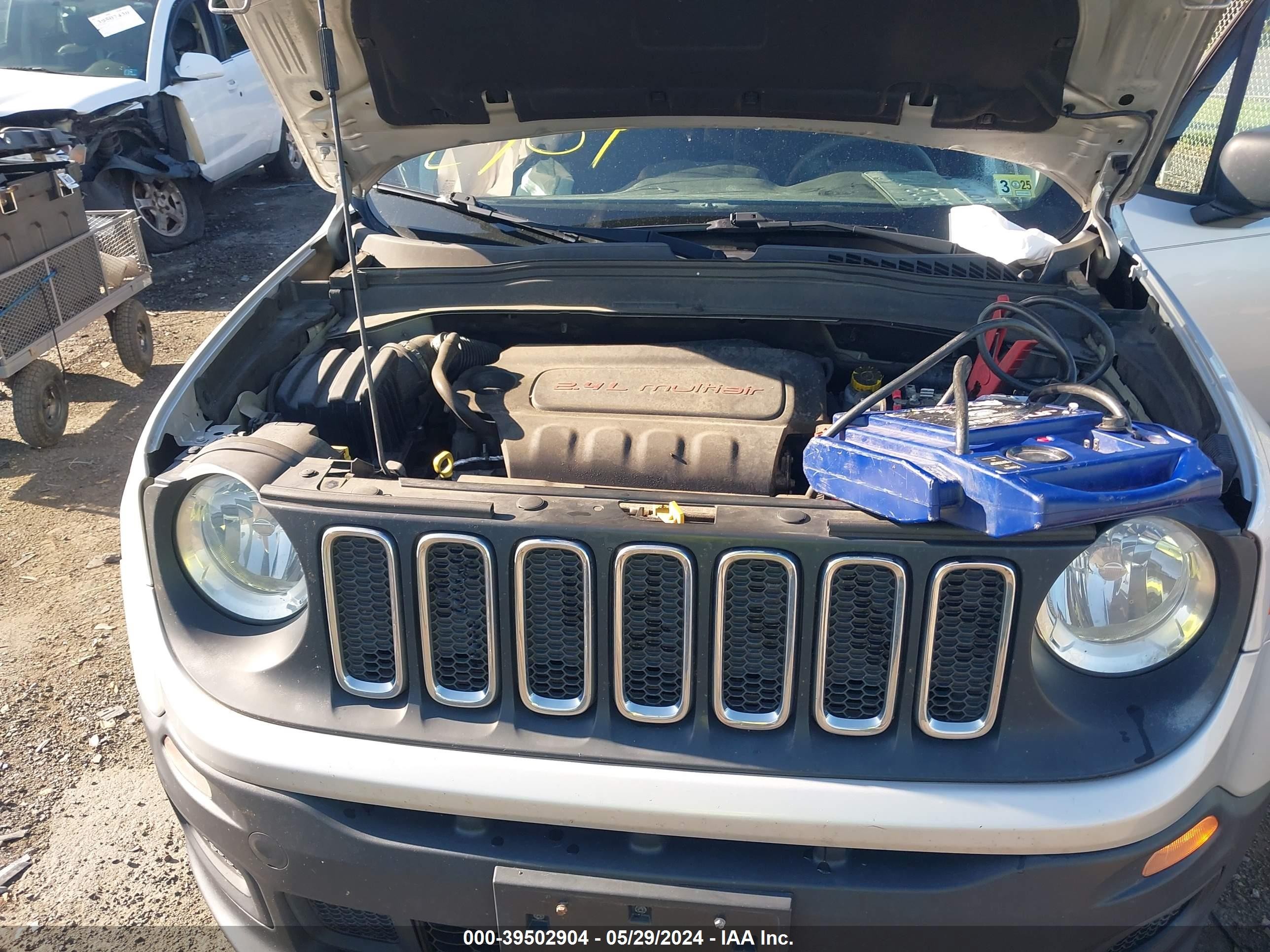 Photo 9 VIN: ZACCJBAB1JPH06492 - JEEP RENEGADE 