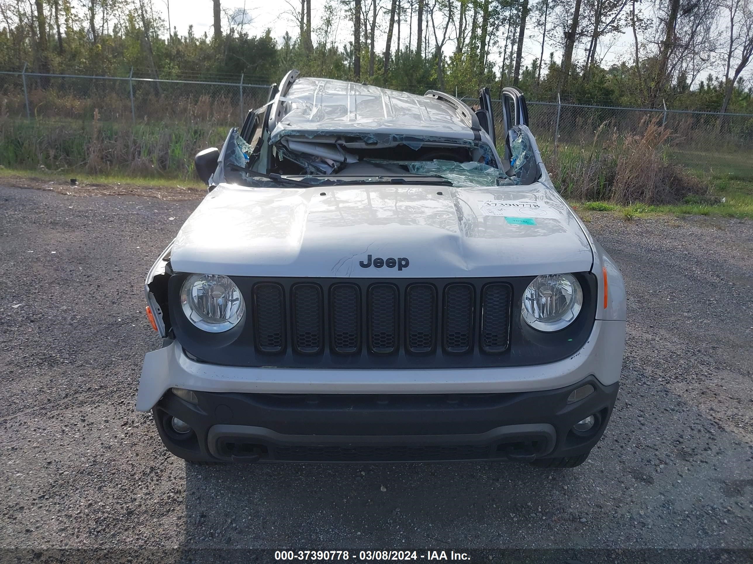 Photo 11 VIN: ZACCJBAB2JPH63929 - JEEP RENEGADE 