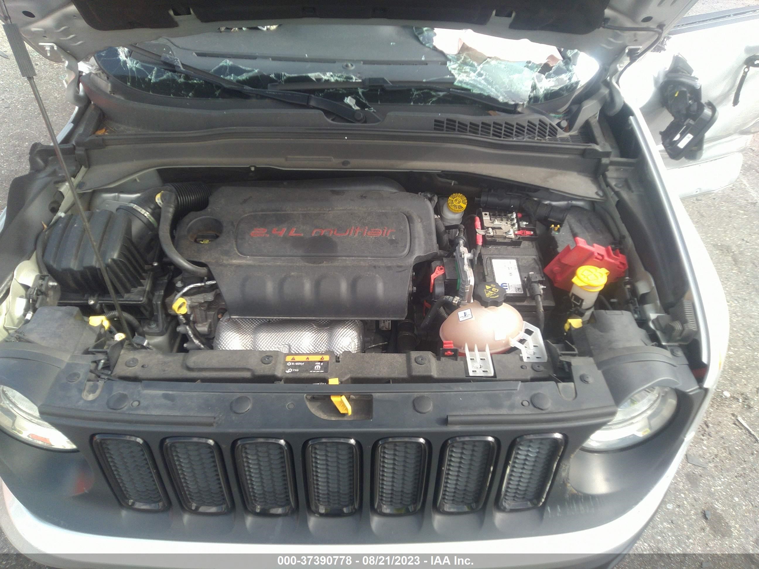 Photo 9 VIN: ZACCJBAB2JPH63929 - JEEP RENEGADE 