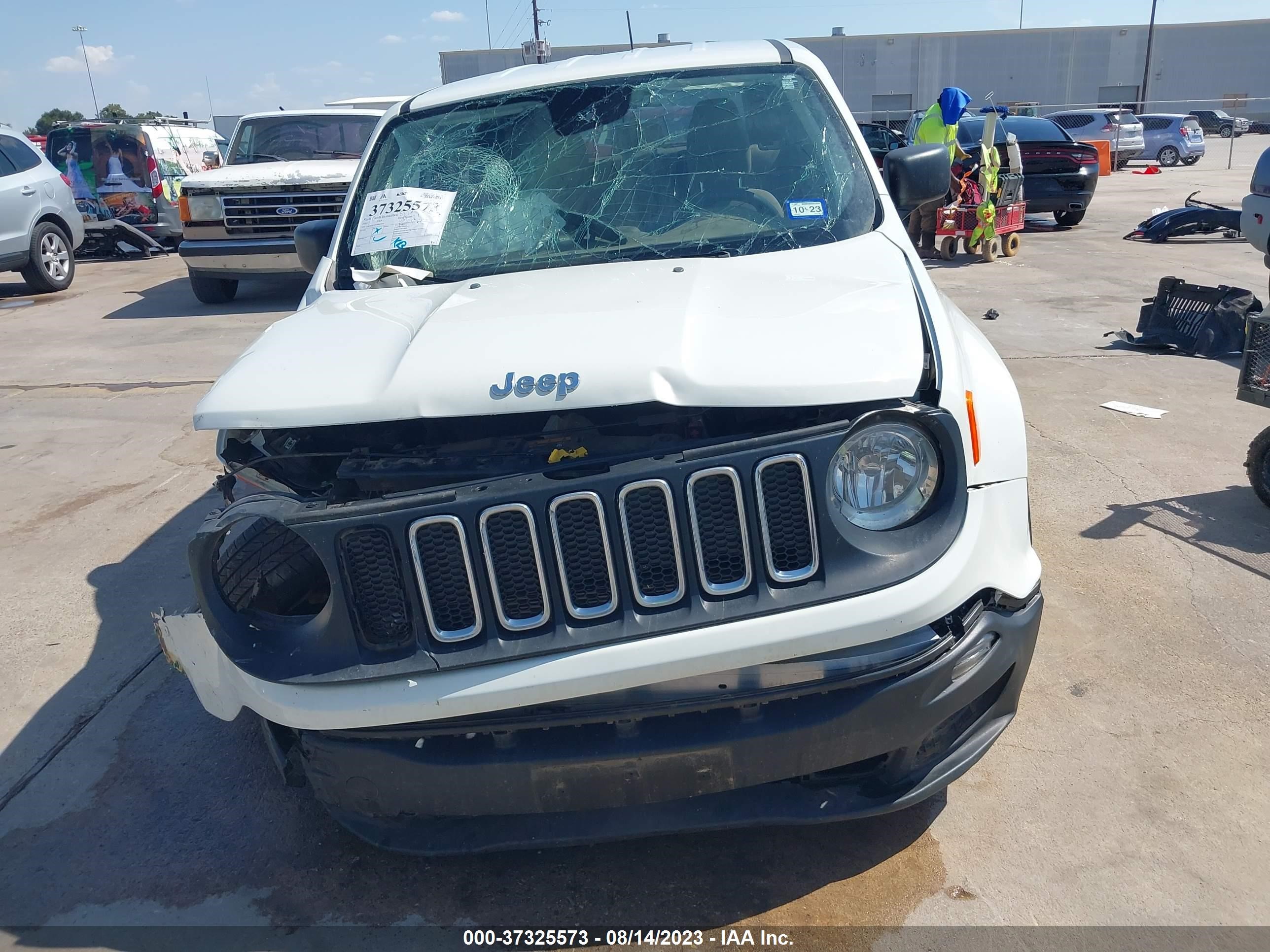 Photo 11 VIN: ZACCJBAB3JPH45374 - JEEP RENEGADE 