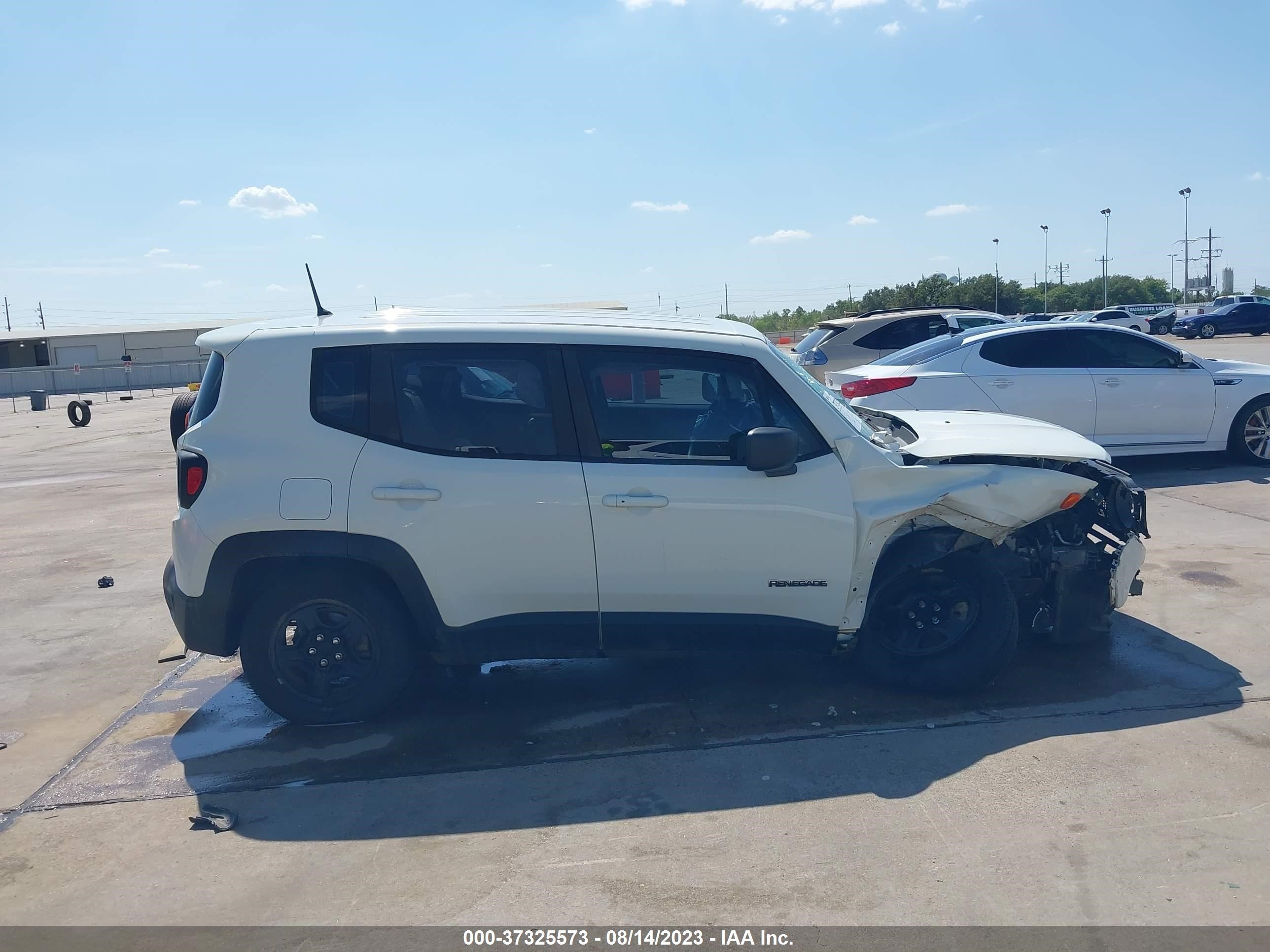 Photo 12 VIN: ZACCJBAB3JPH45374 - JEEP RENEGADE 