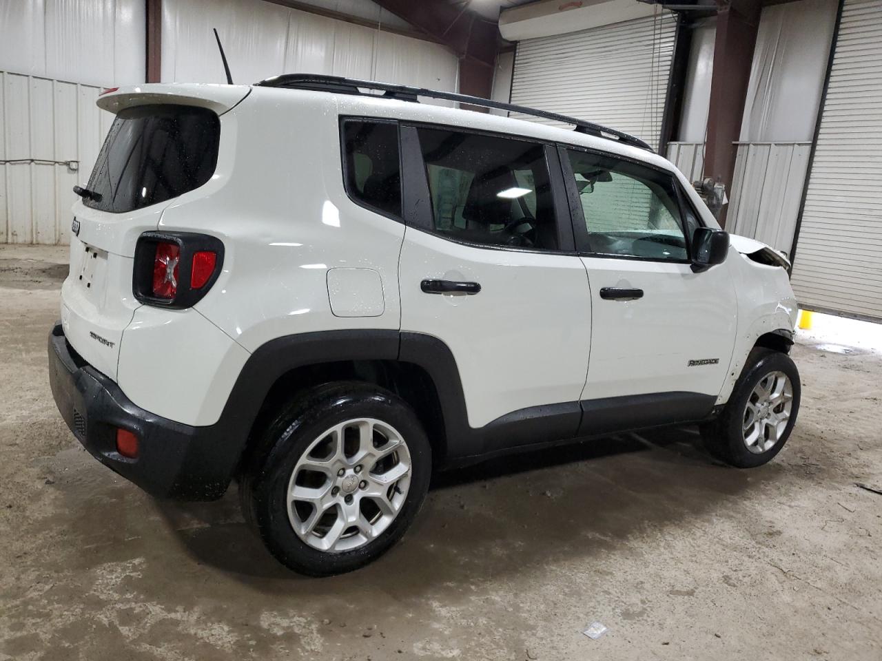 Photo 2 VIN: ZACCJBAB3JPJ21894 - JEEP RENEGADE 