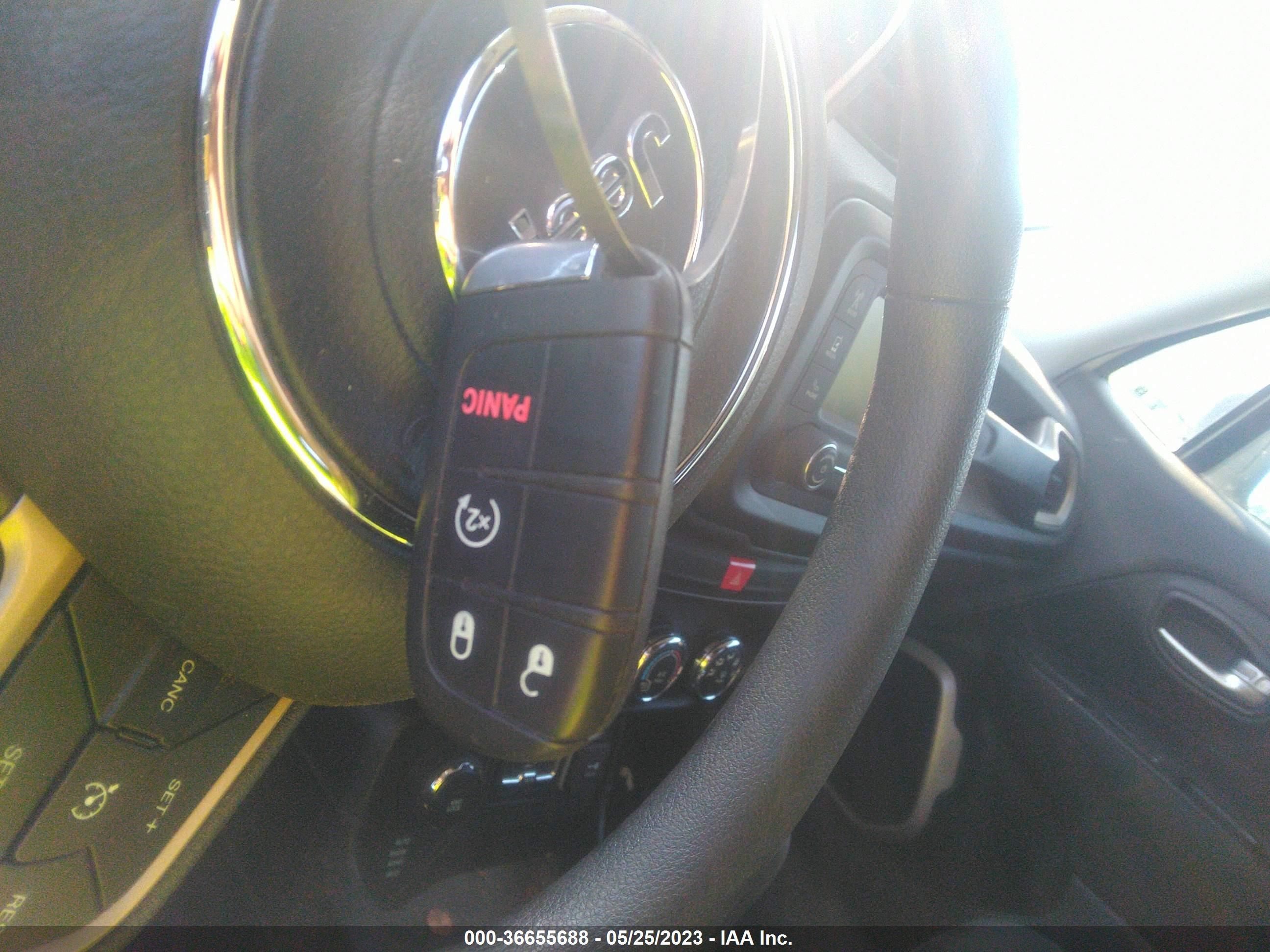 Photo 10 VIN: ZACCJBAB4HPF79554 - JEEP RENEGADE 