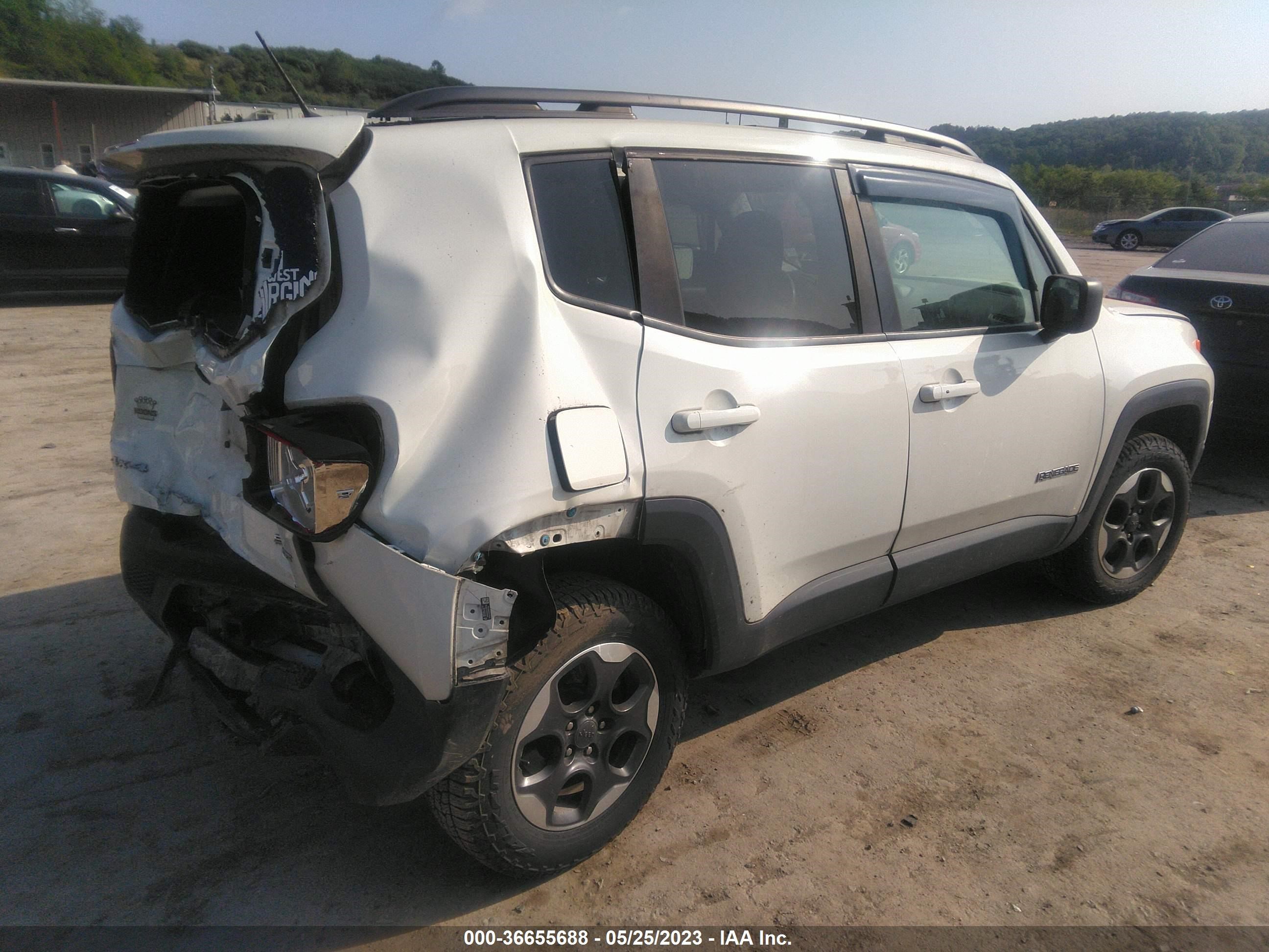 Photo 3 VIN: ZACCJBAB4HPF79554 - JEEP RENEGADE 