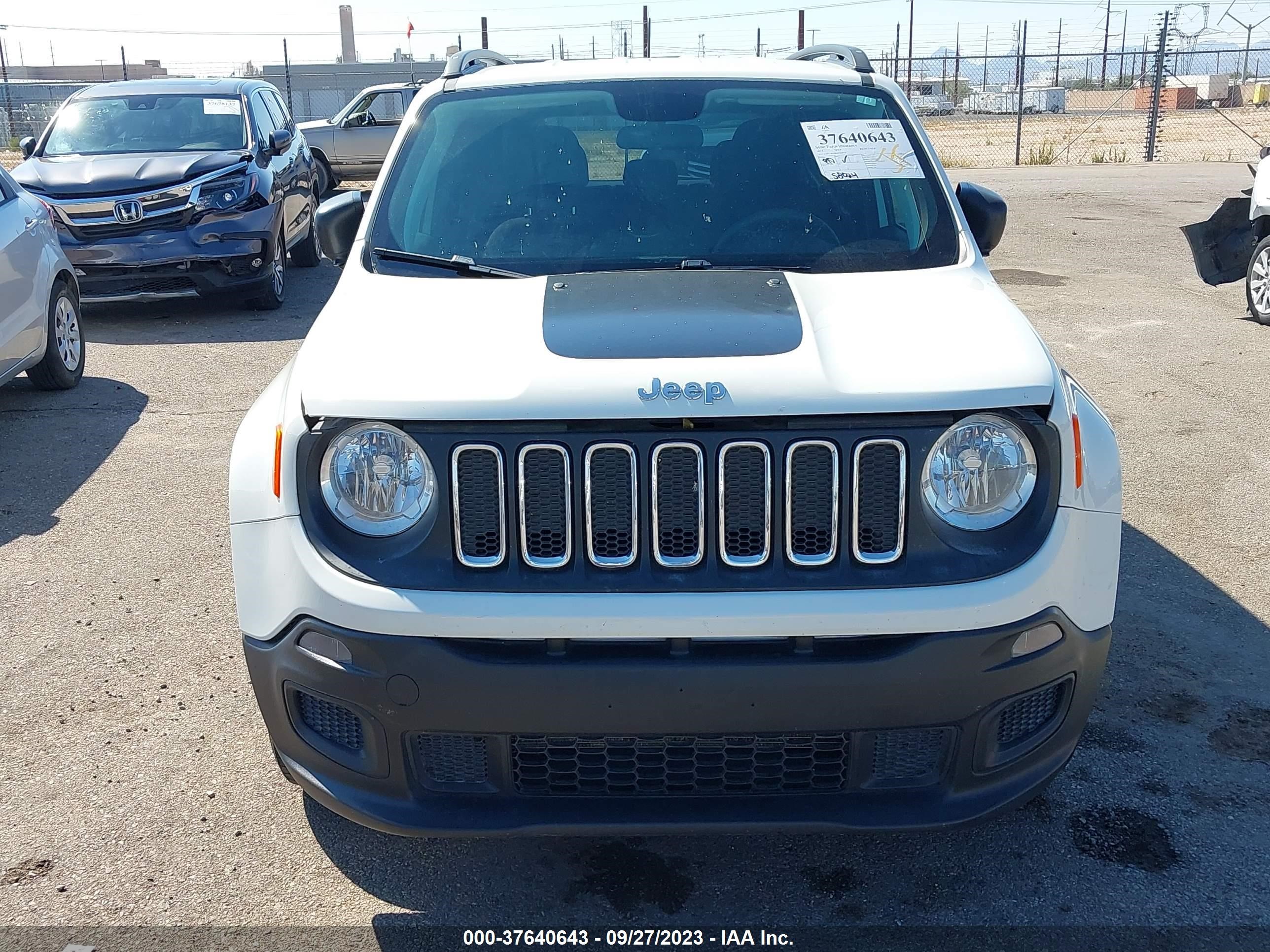 Photo 11 VIN: ZACCJBAB6JPH28116 - JEEP RENEGADE 