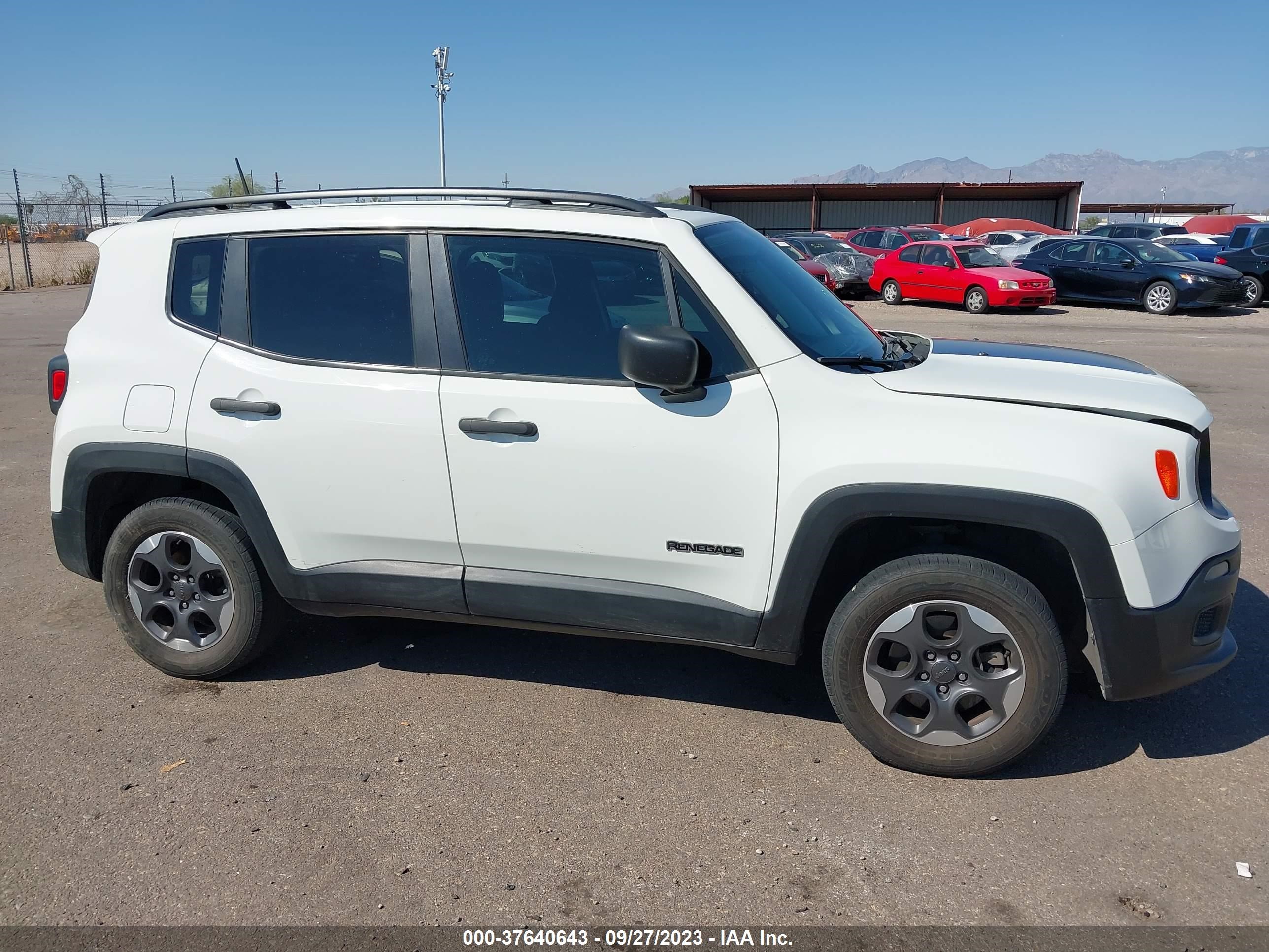 Photo 12 VIN: ZACCJBAB6JPH28116 - JEEP RENEGADE 