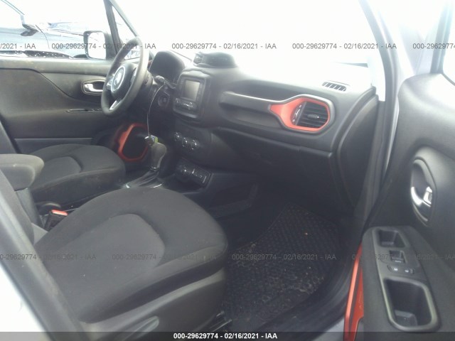 Photo 4 VIN: ZACCJBAB7JPJ11739 - JEEP RENEGADE 