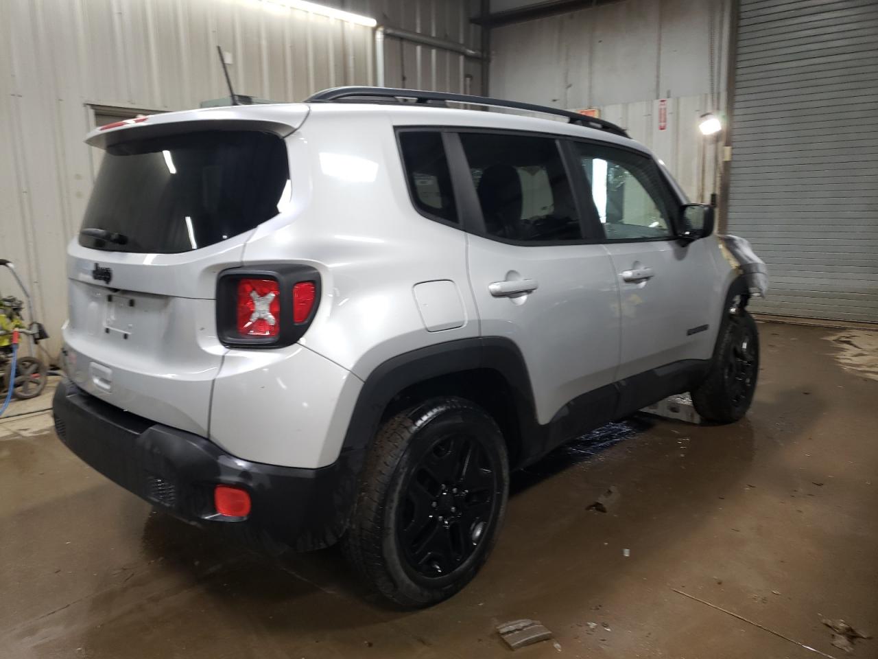 Photo 2 VIN: ZACCJBAB8JPH62137 - JEEP RENEGADE 