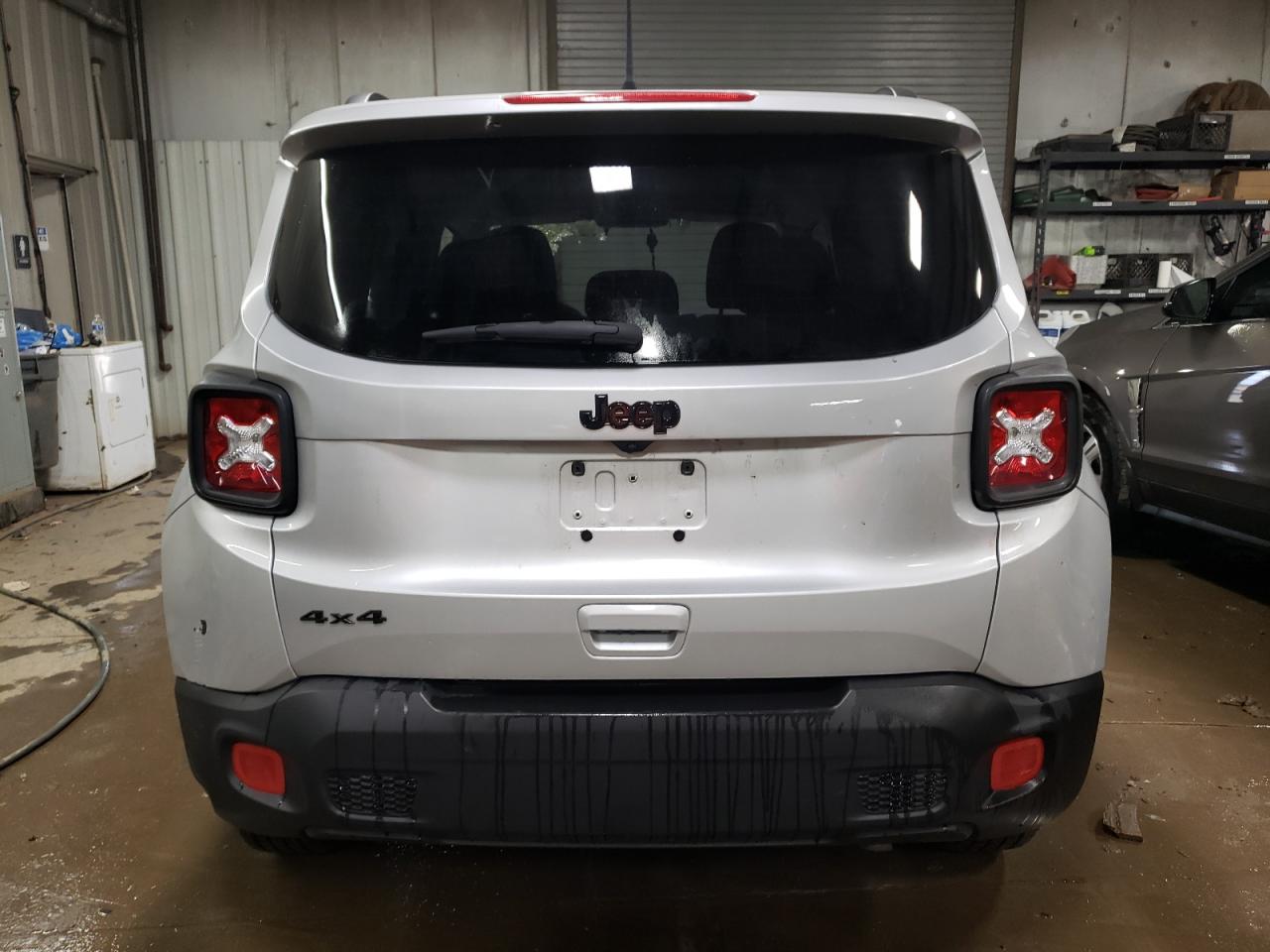 Photo 5 VIN: ZACCJBAB8JPH62137 - JEEP RENEGADE 