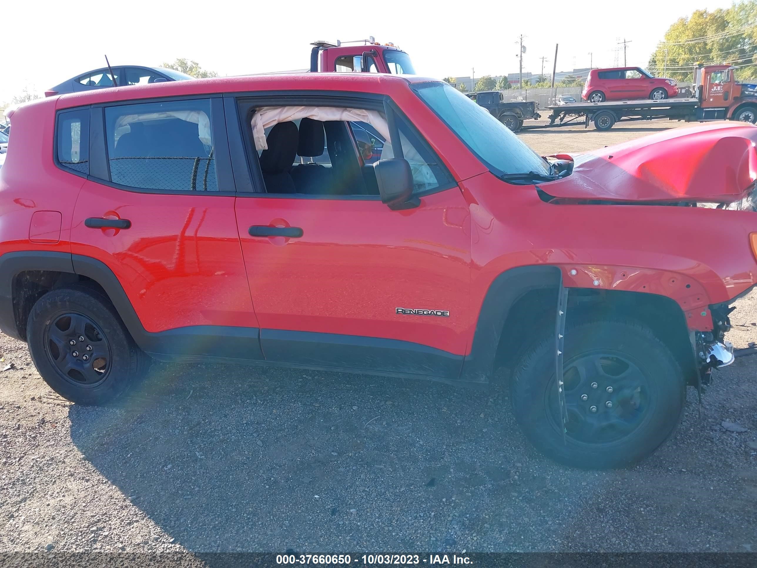 Photo 13 VIN: ZACCJBABXJPJ49949 - JEEP RENEGADE 