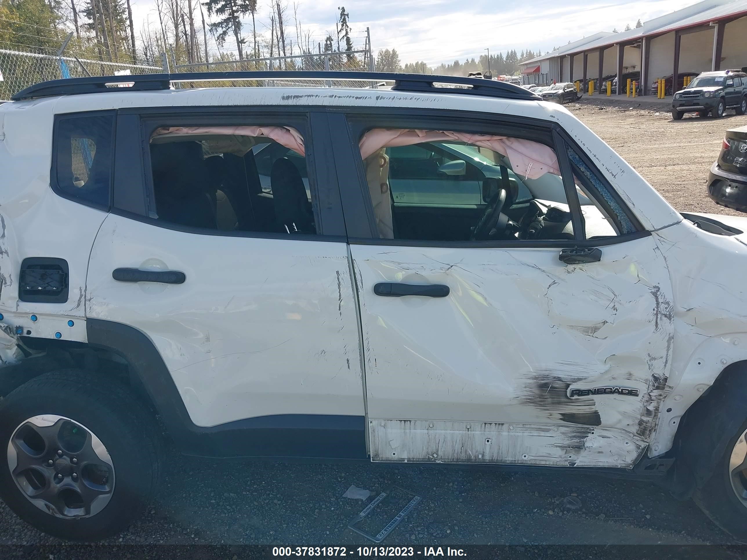 Photo 13 VIN: ZACCJBAH0HPG15034 - JEEP RENEGADE 