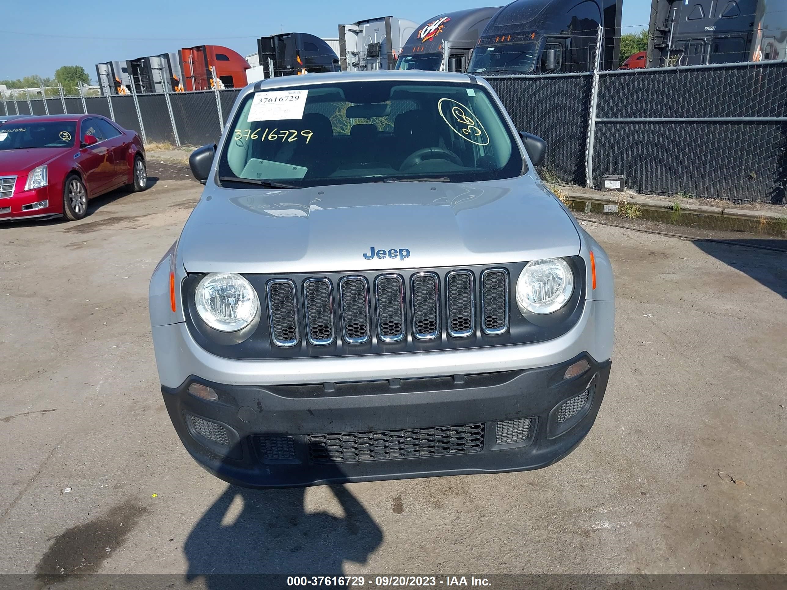 Photo 11 VIN: ZACCJBAH8HPF26943 - JEEP RENEGADE 