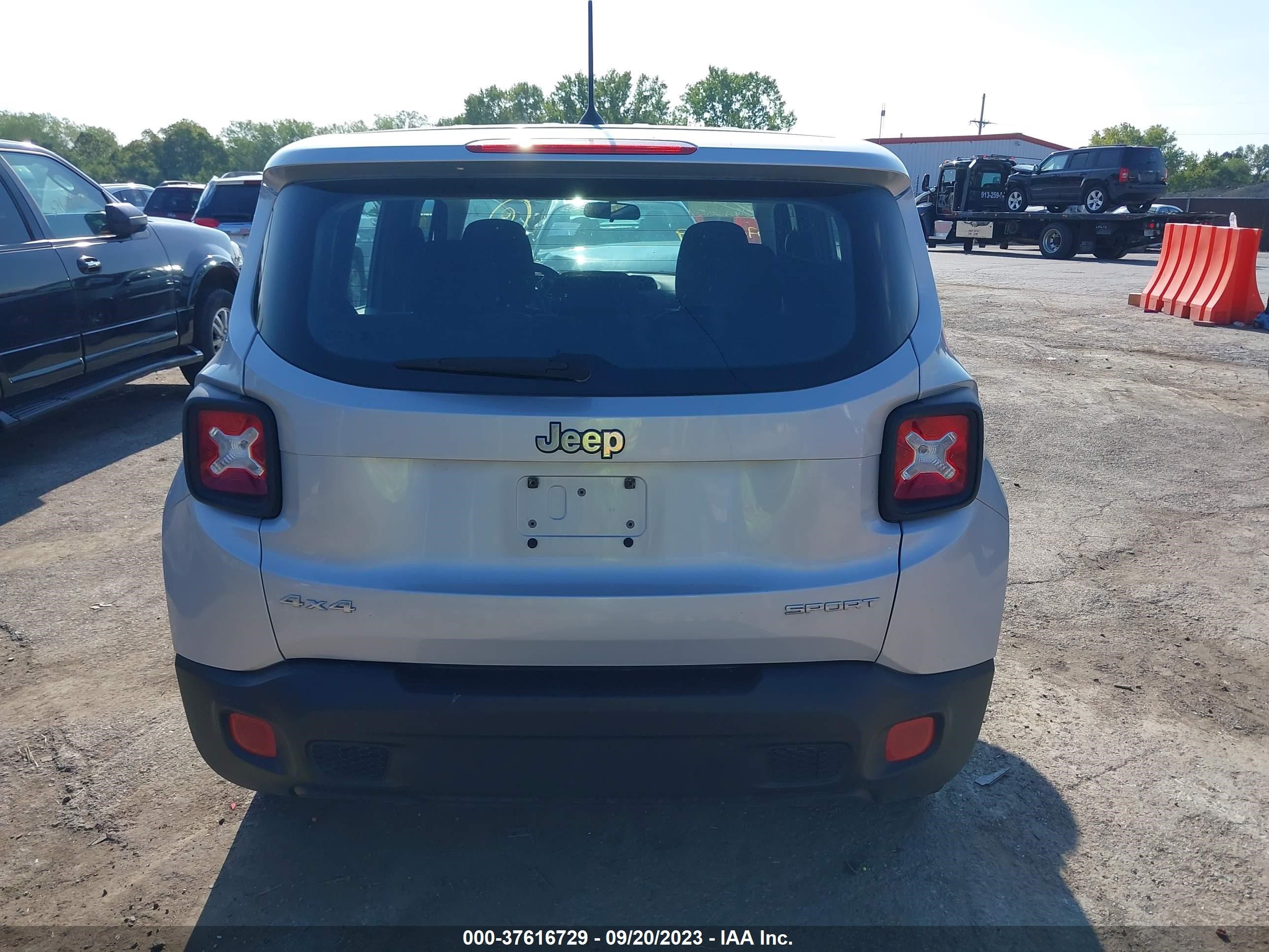 Photo 15 VIN: ZACCJBAH8HPF26943 - JEEP RENEGADE 