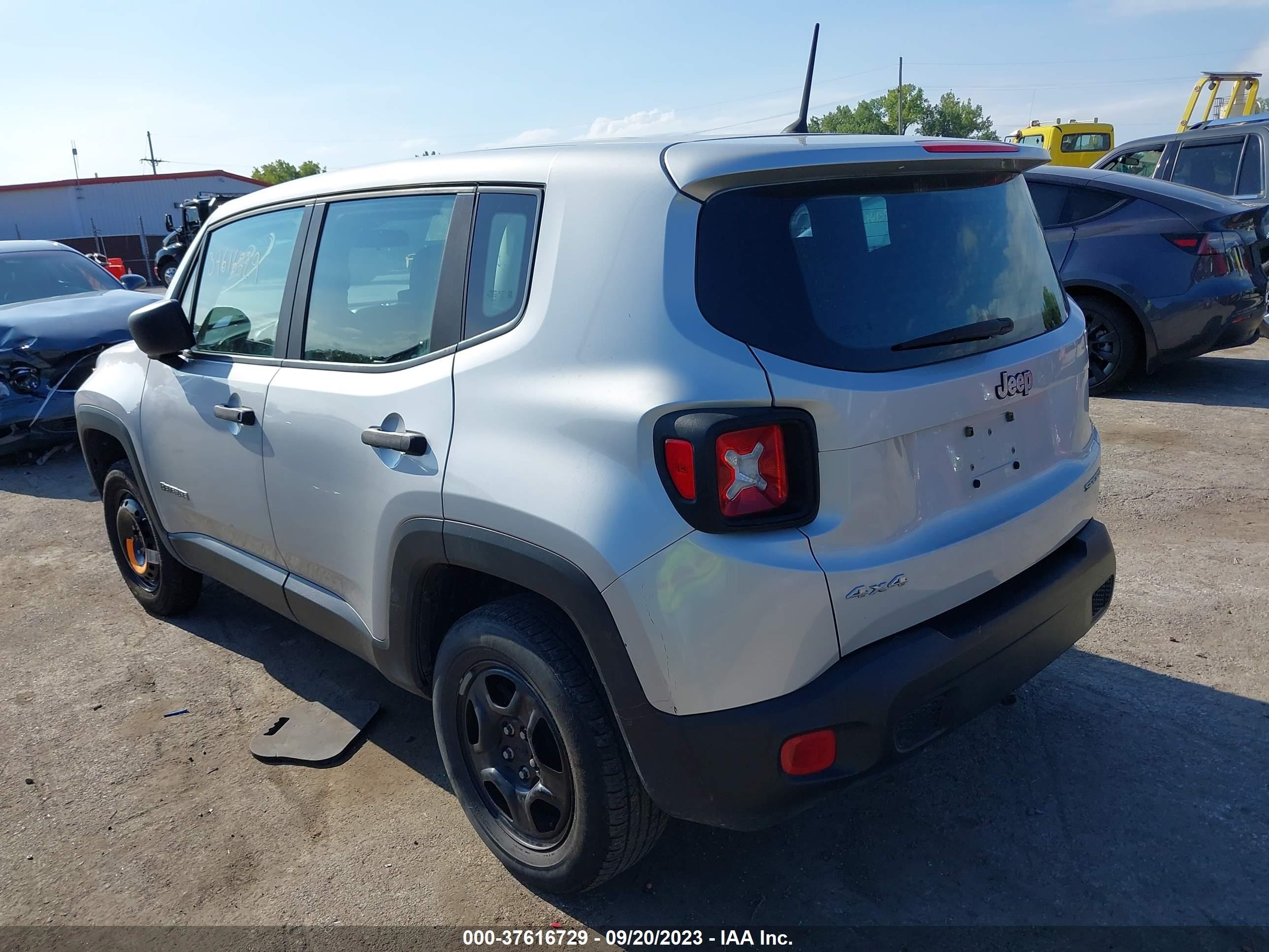 Photo 2 VIN: ZACCJBAH8HPF26943 - JEEP RENEGADE 