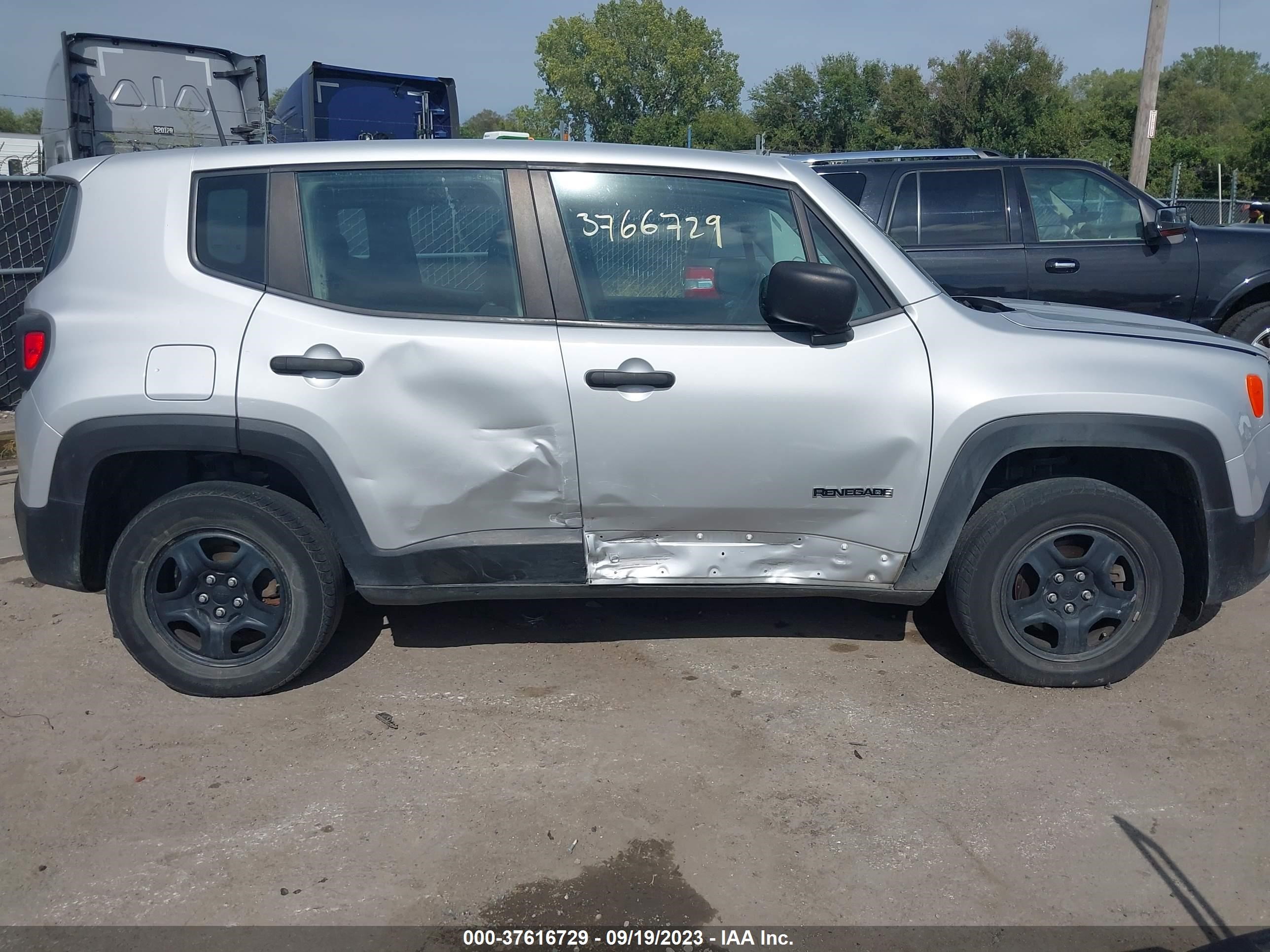 Photo 5 VIN: ZACCJBAH8HPF26943 - JEEP RENEGADE 