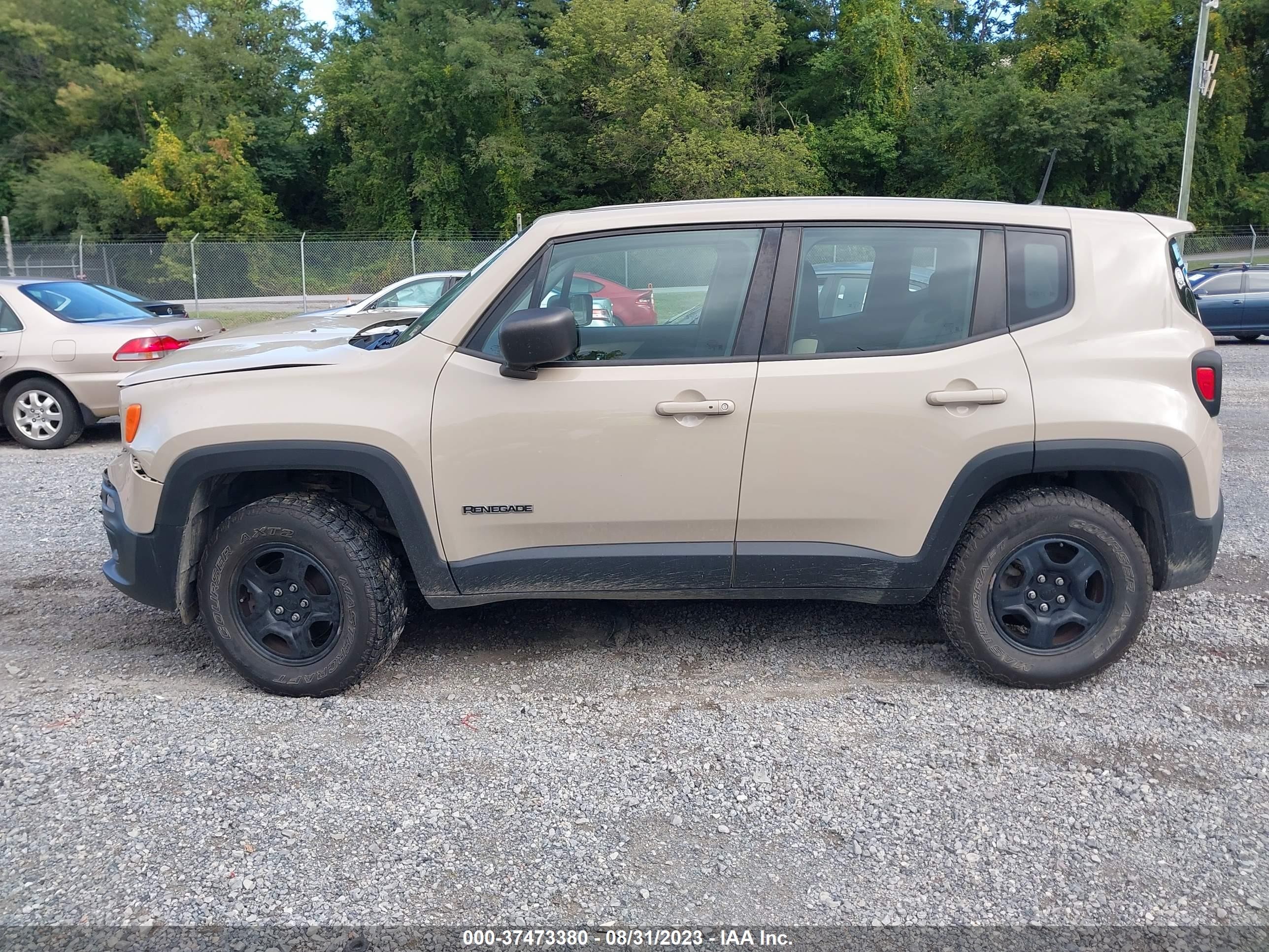 Photo 13 VIN: ZACCJBAT7GPE32748 - JEEP RENEGADE 