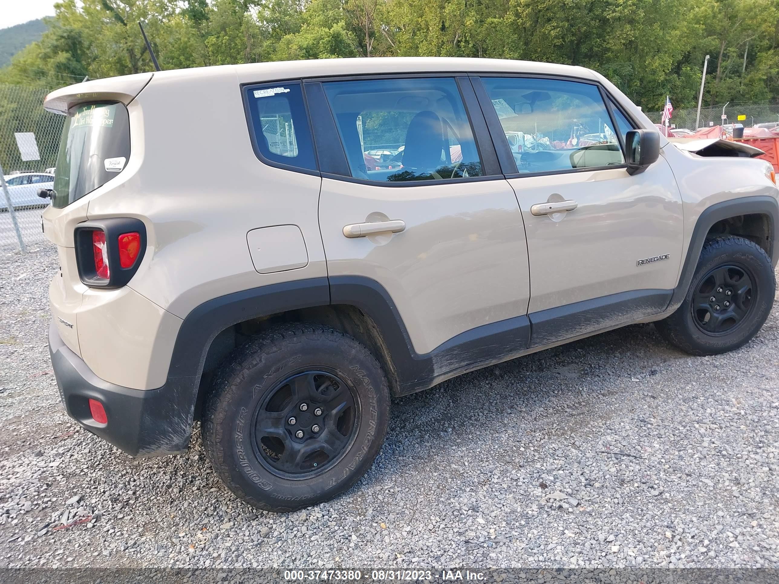 Photo 3 VIN: ZACCJBAT7GPE32748 - JEEP RENEGADE 