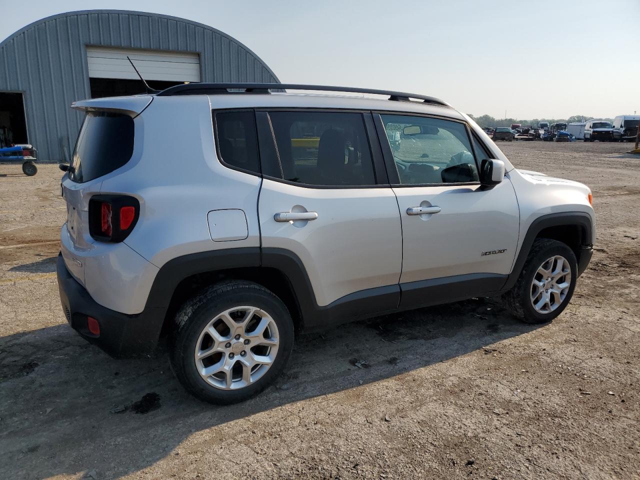 Photo 2 VIN: ZACCJBBB0HPG57861 - JEEP RENEGADE 