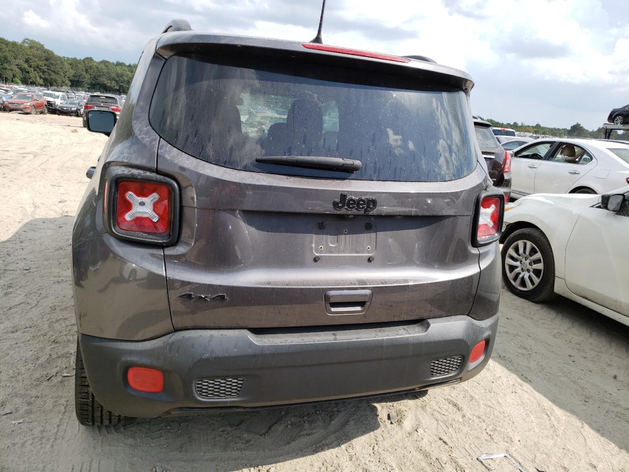 Photo 5 VIN: ZACCJBBB0JPH14209 - JEEP RENEGADE 