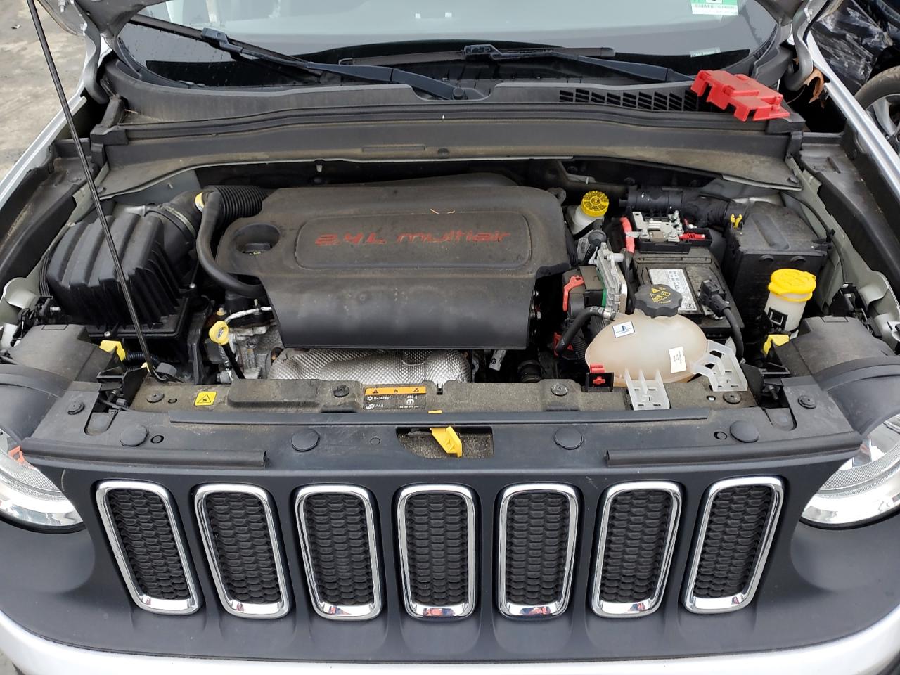 Photo 10 VIN: ZACCJBBB1JPG99610 - JEEP RENEGADE 