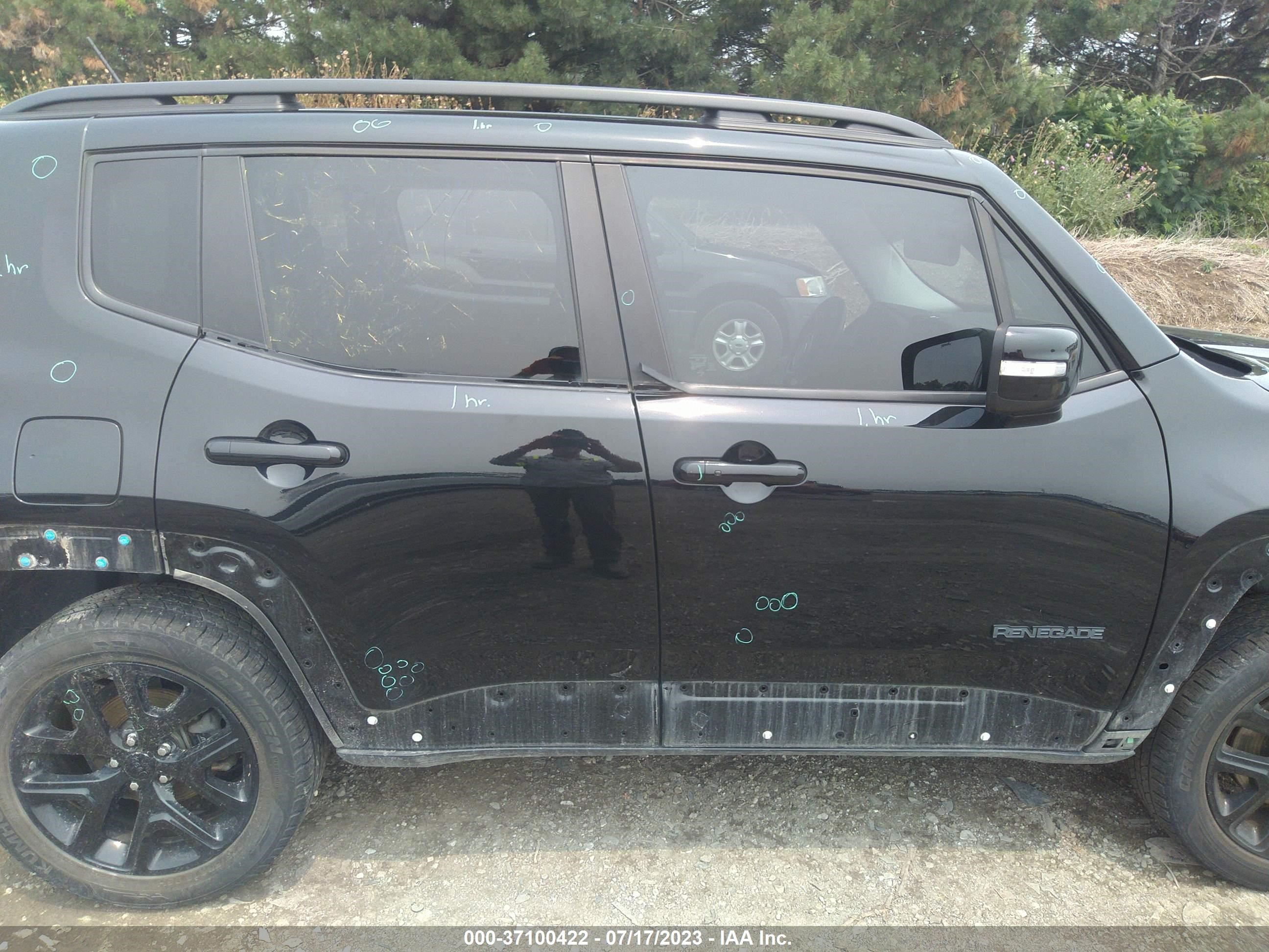 Photo 13 VIN: ZACCJBBB3HPG63203 - JEEP RENEGADE 