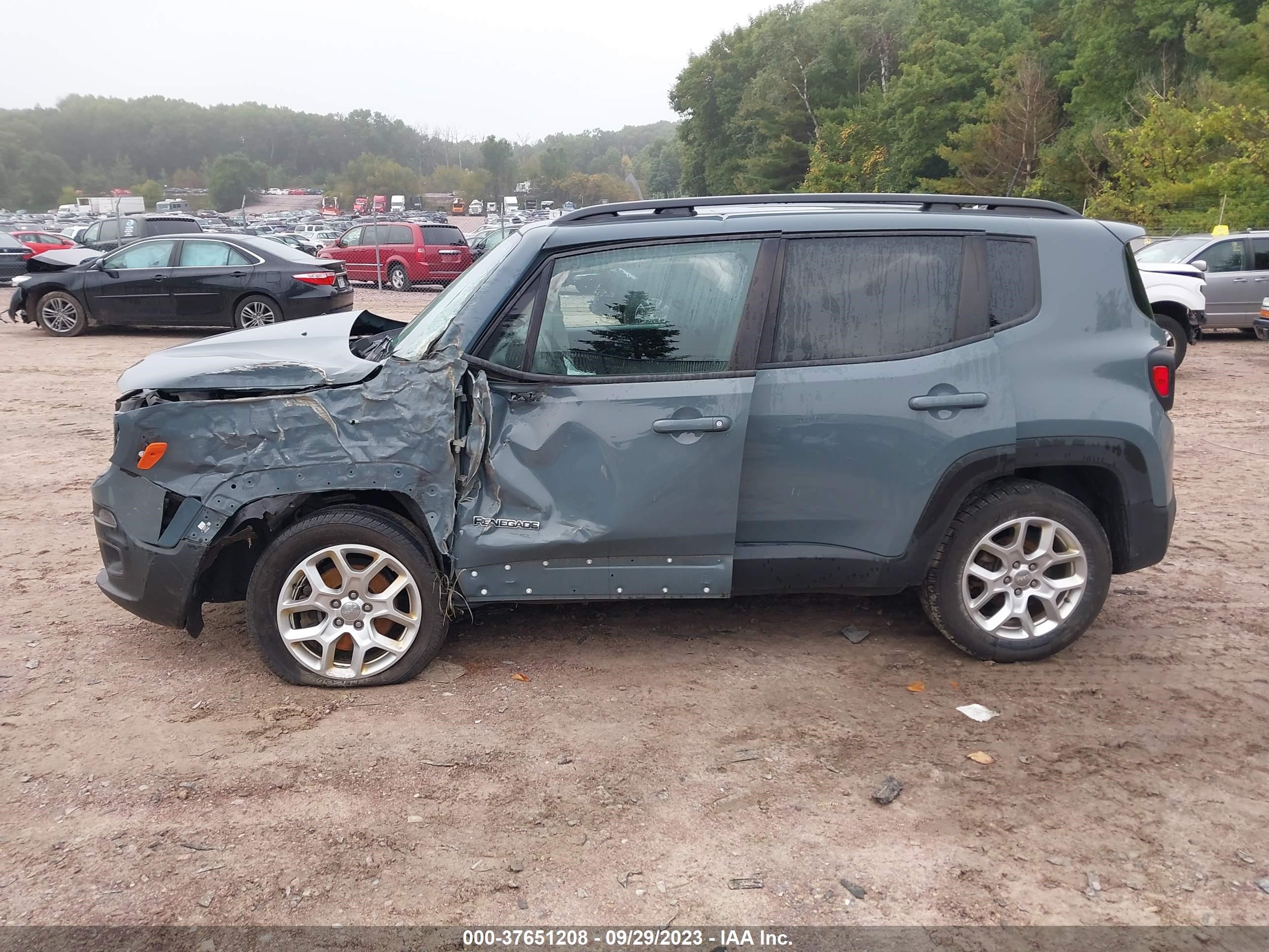 Photo 13 VIN: ZACCJBBB4HPF03721 - JEEP RENEGADE 