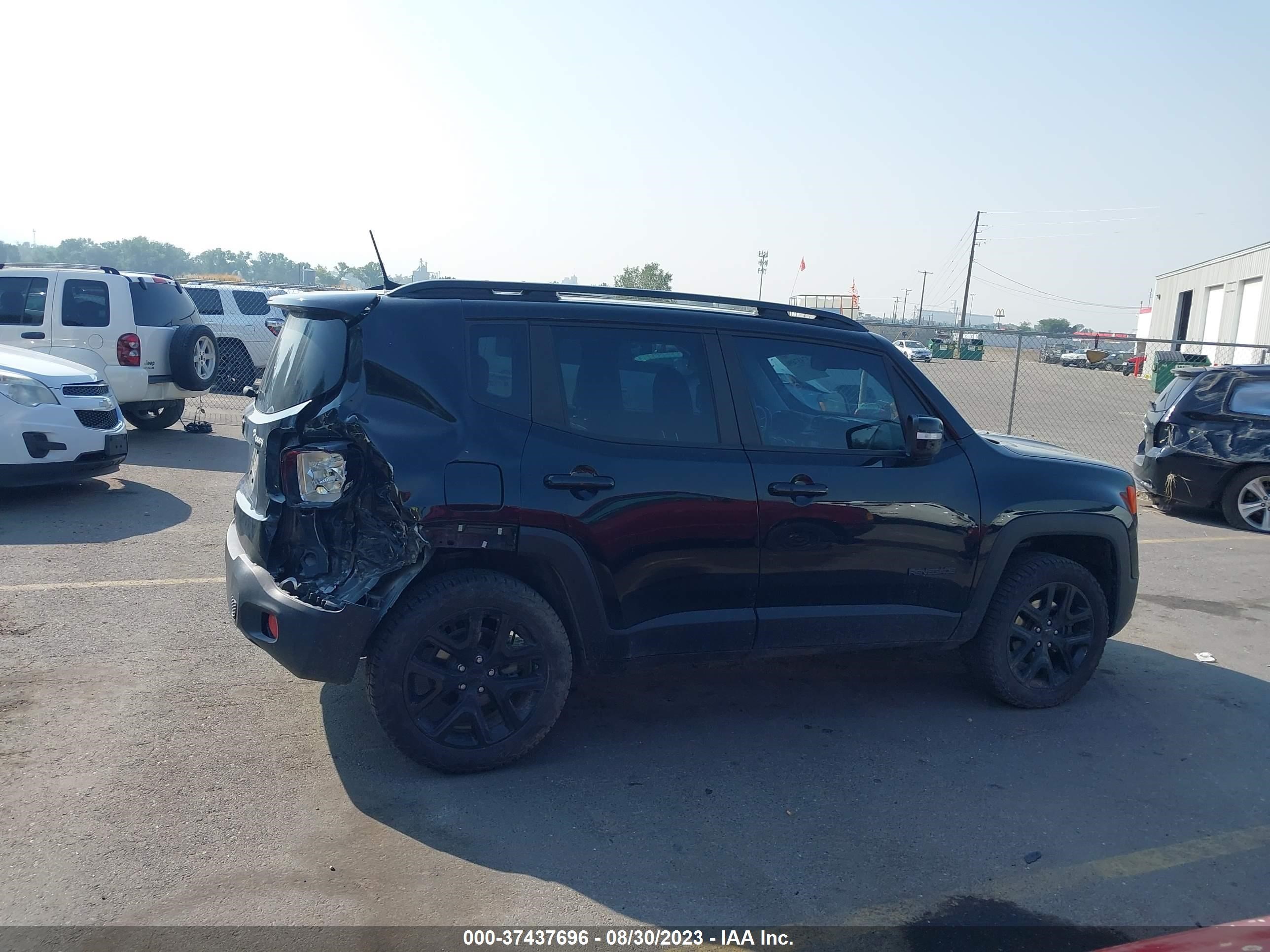 Photo 12 VIN: ZACCJBBB4JPH32549 - JEEP RENEGADE 