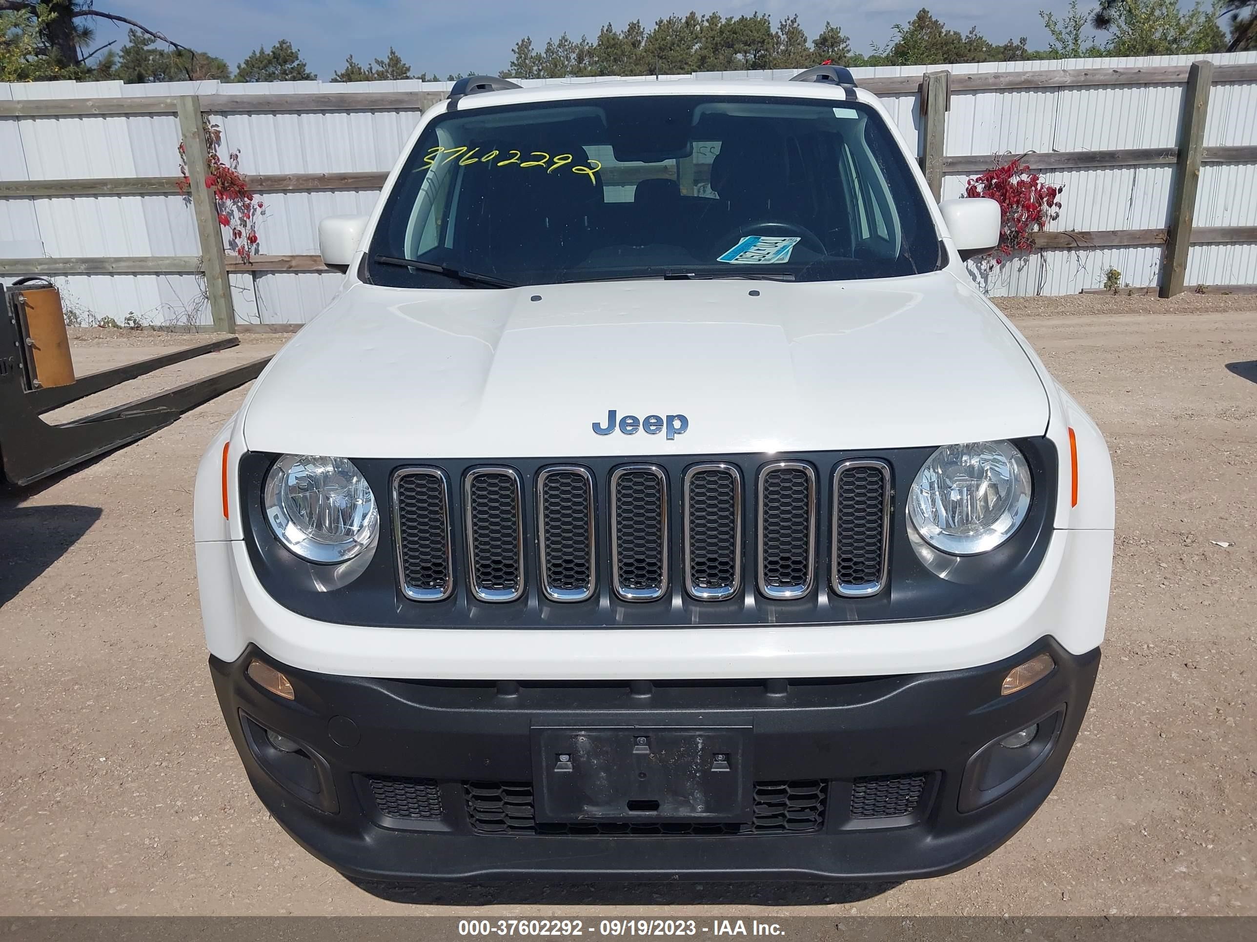 Photo 11 VIN: ZACCJBBB4JPH89771 - JEEP RENEGADE 