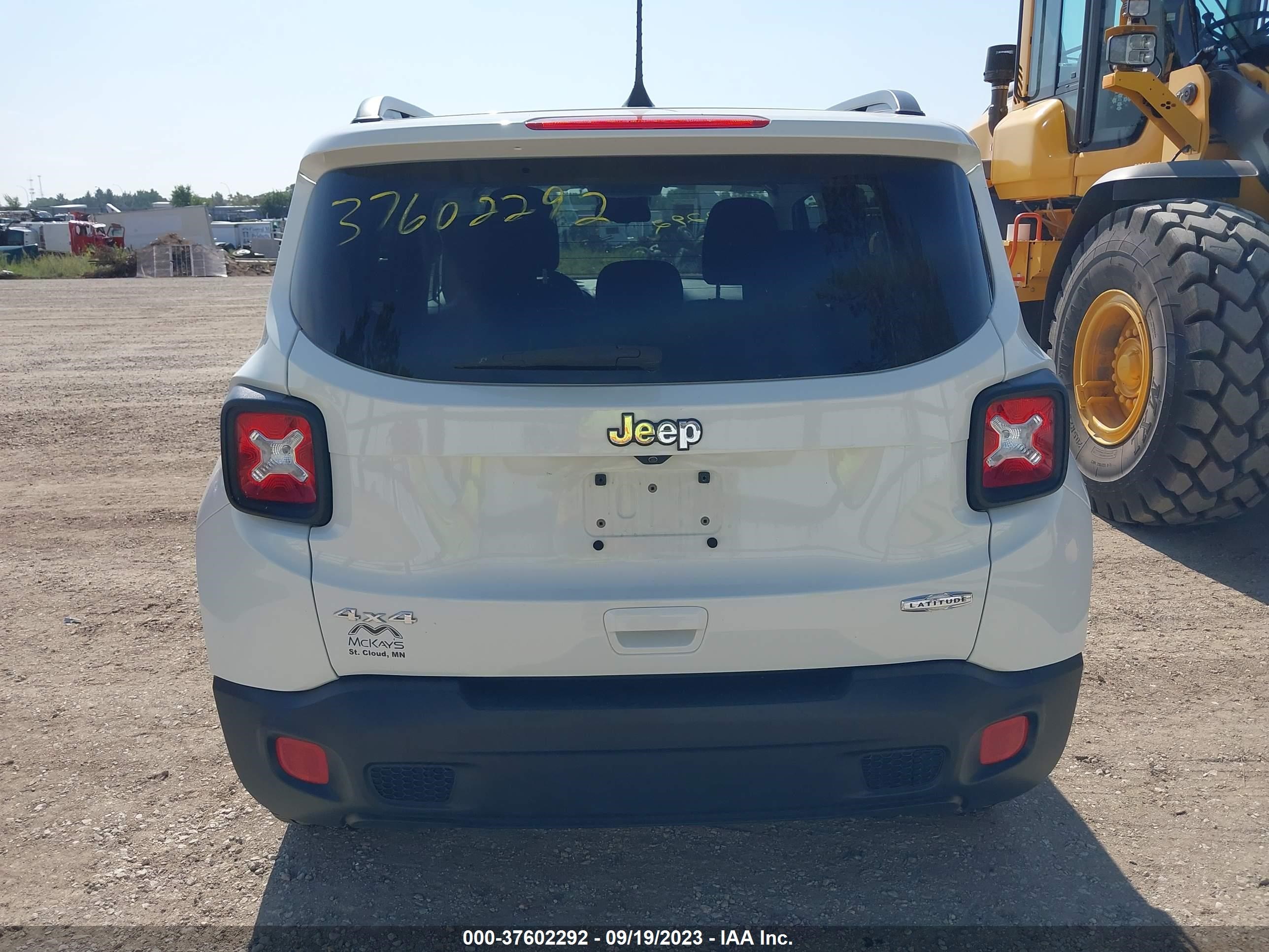 Photo 15 VIN: ZACCJBBB4JPH89771 - JEEP RENEGADE 