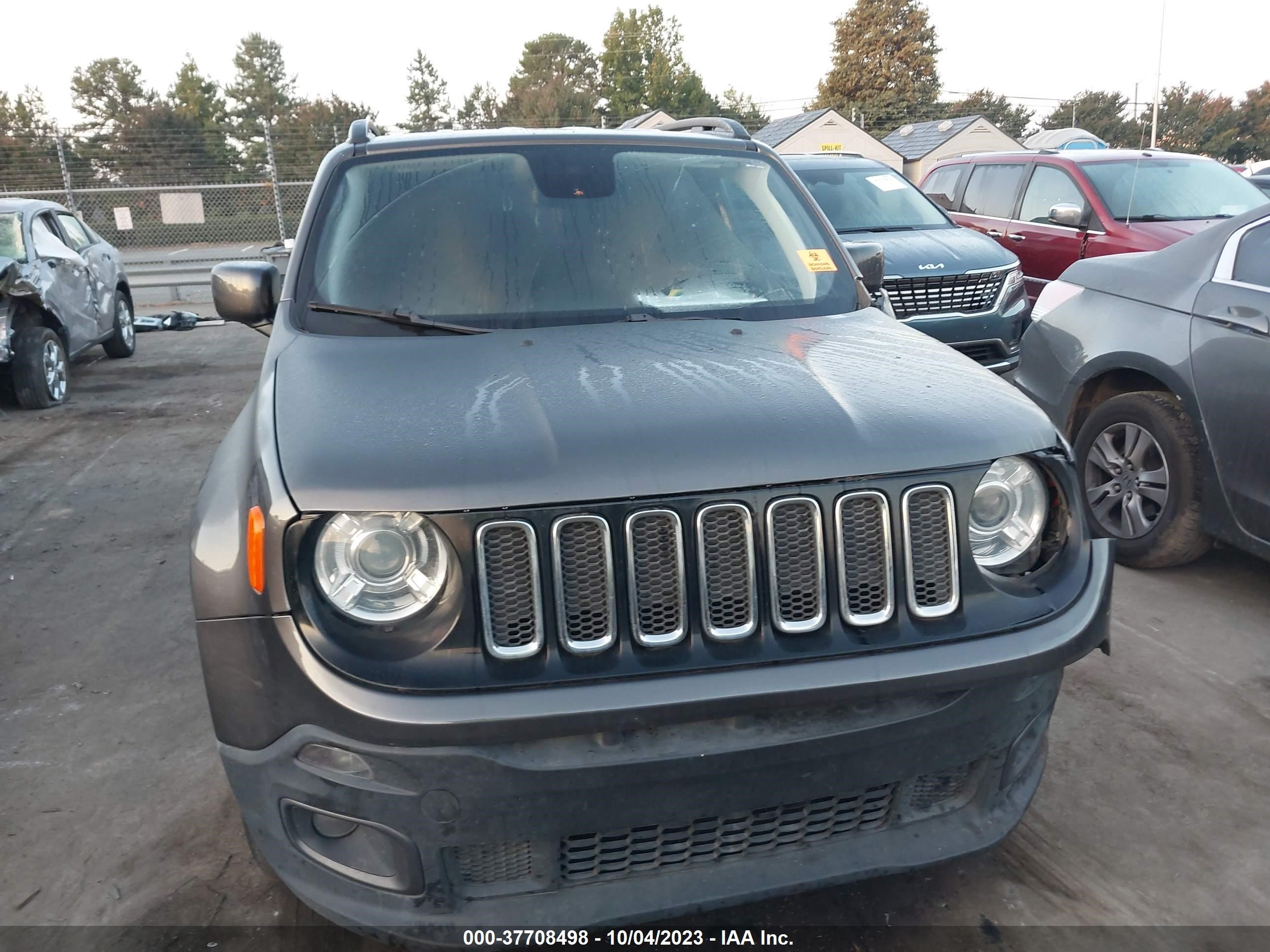 Photo 12 VIN: ZACCJBBB7JPG87865 - JEEP RENEGADE 